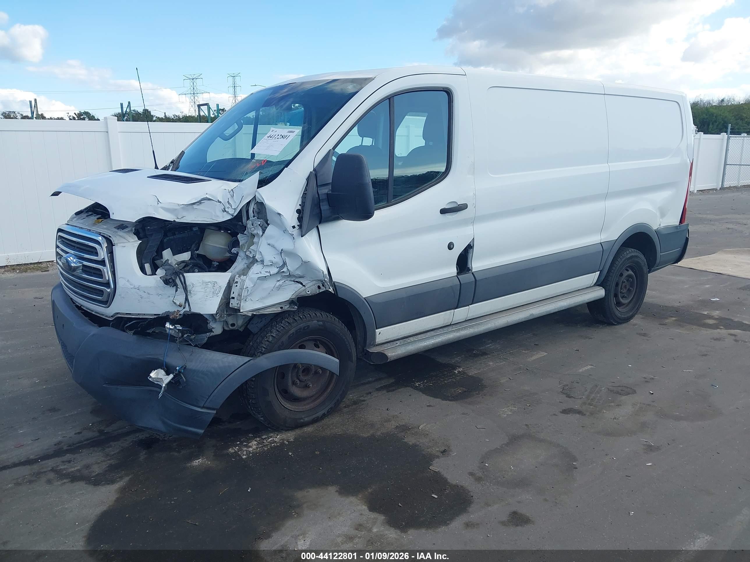 FORD TRANSIT-250 image 2