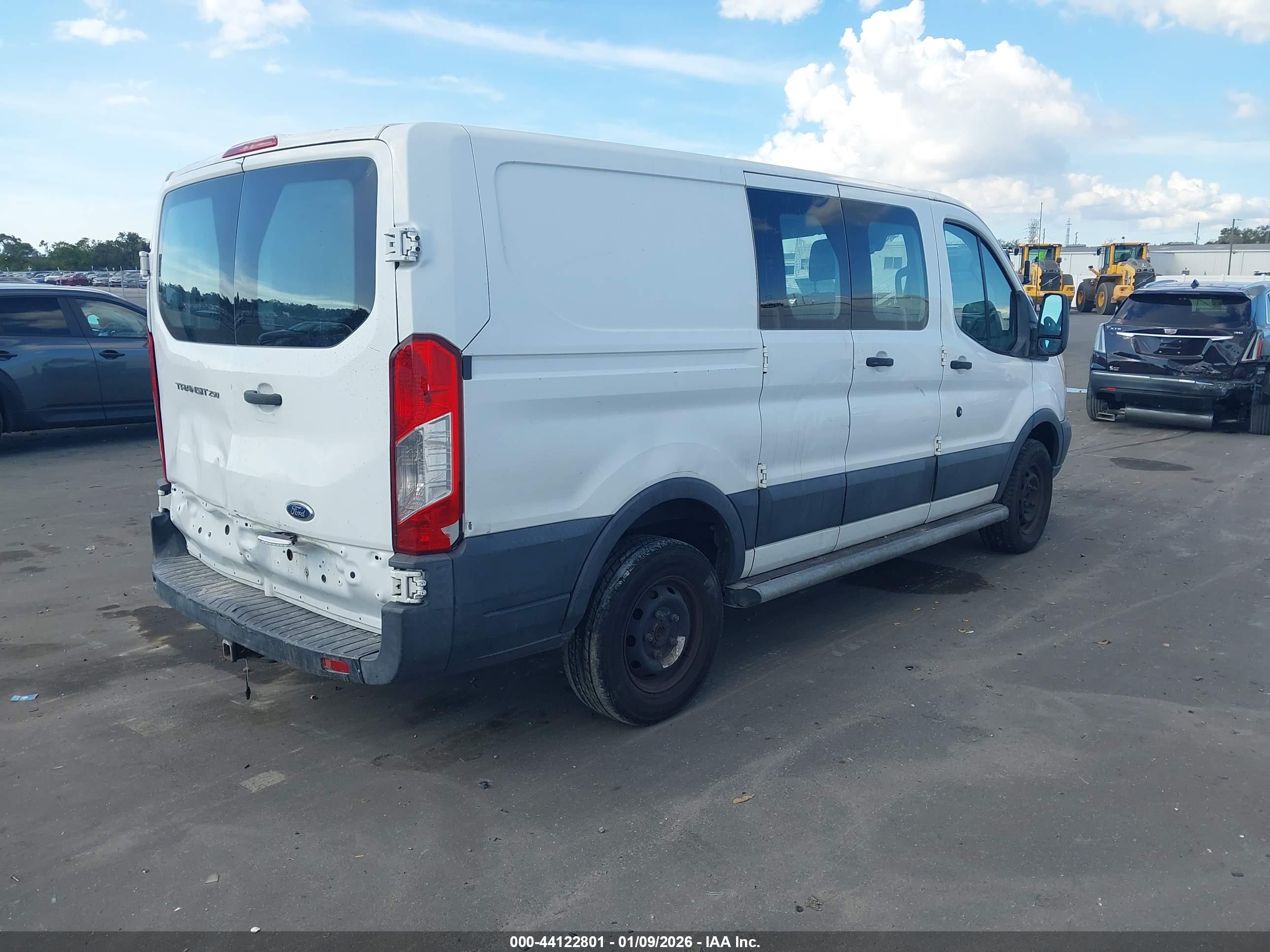 FORD TRANSIT-250 image 4