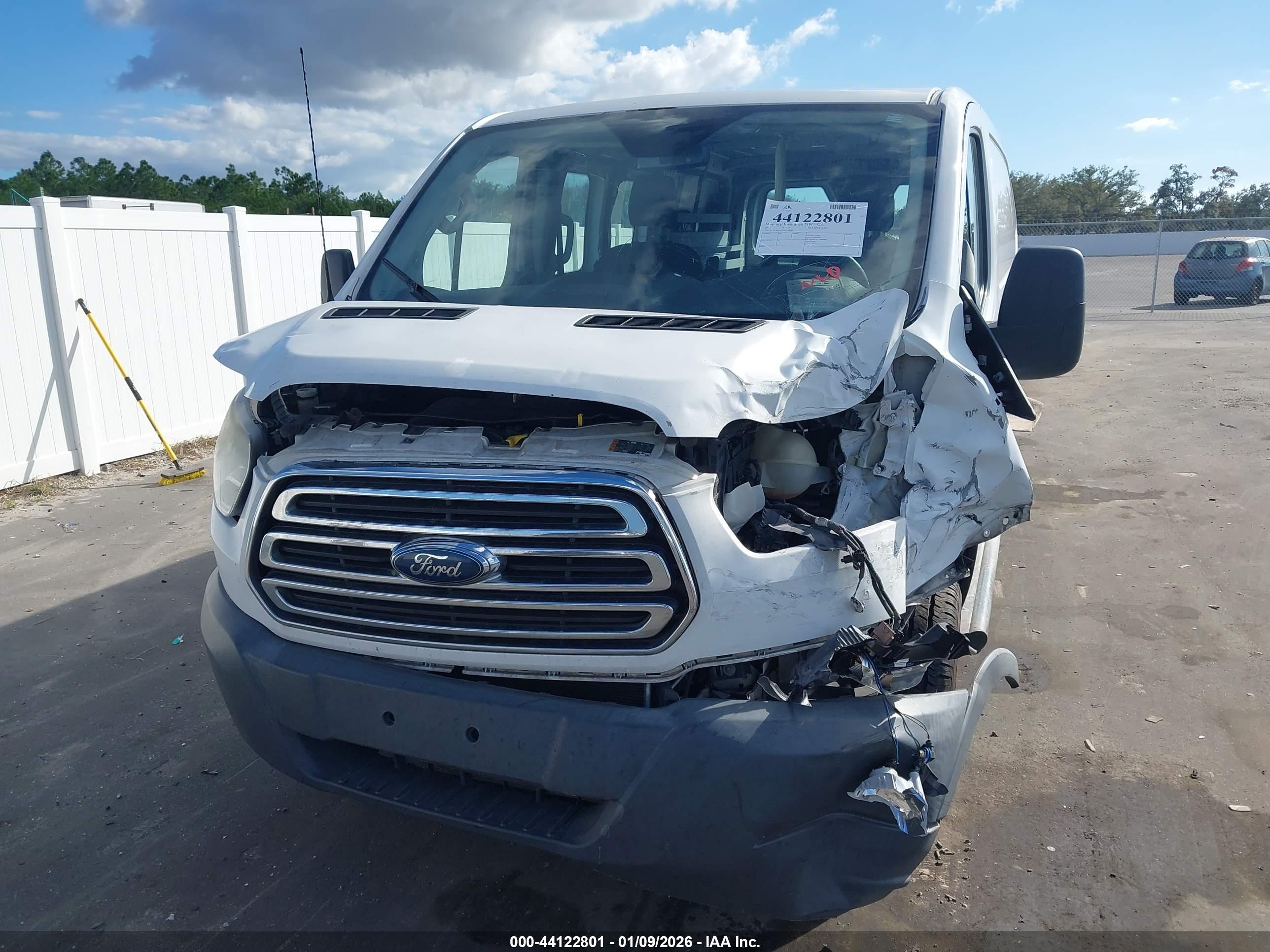 FORD TRANSIT-250 image 6