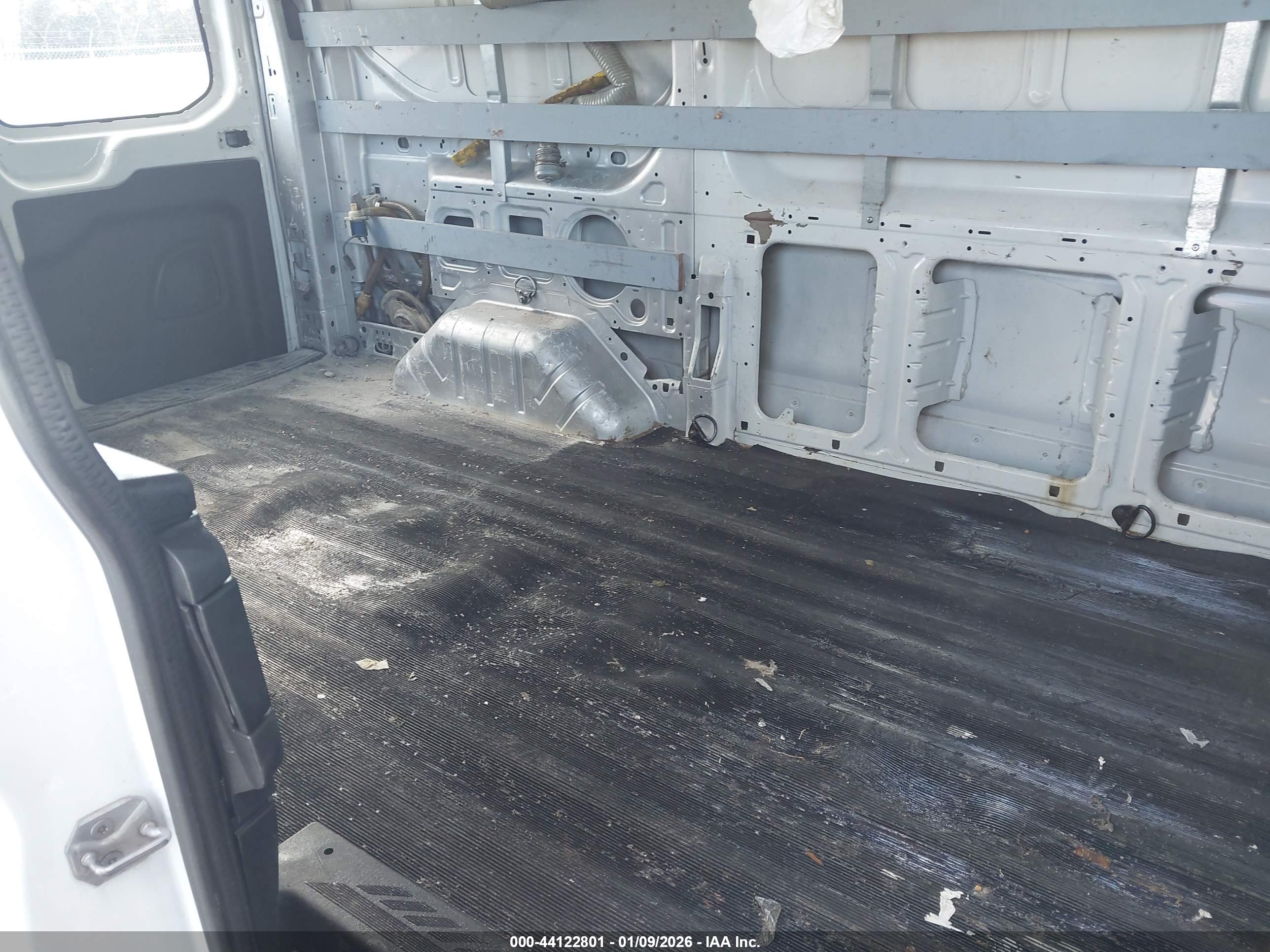 FORD TRANSIT-250 image 8