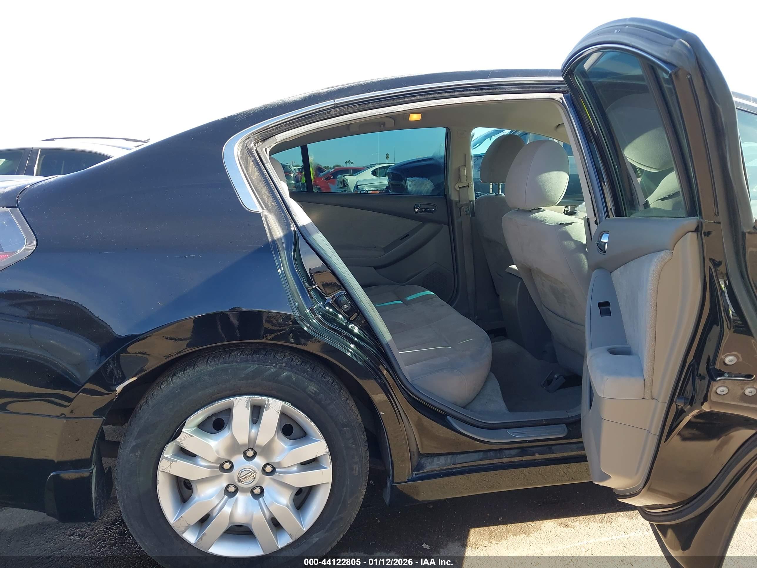 NISSAN ALTIMA image 8