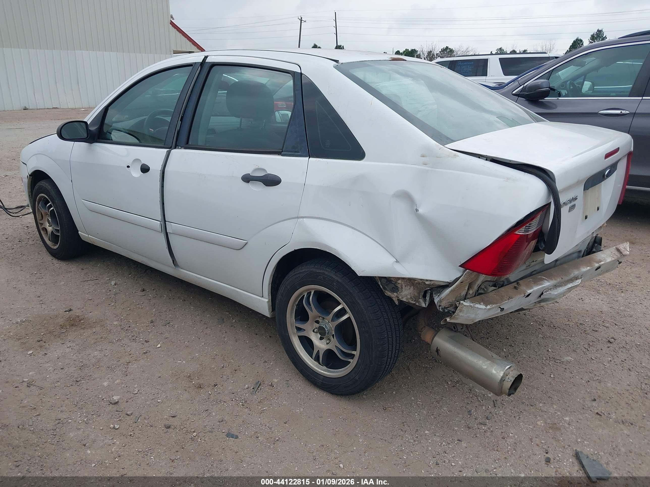 FORD FOCUS image 3