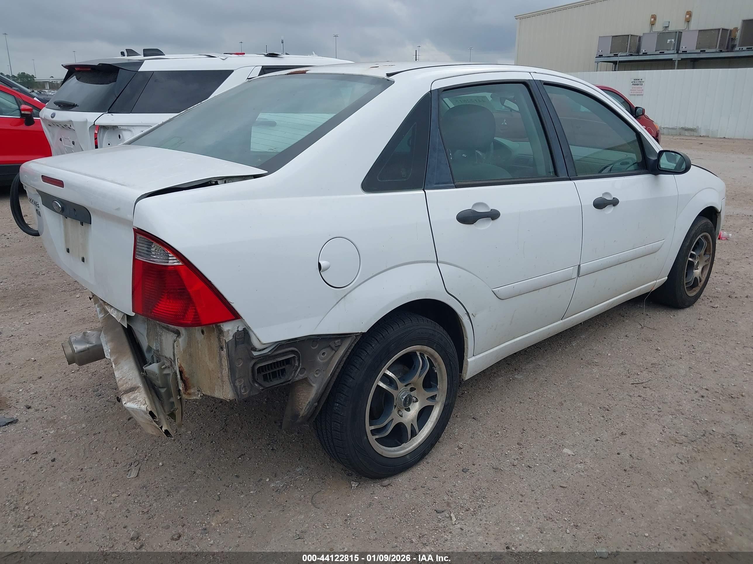FORD FOCUS image 4