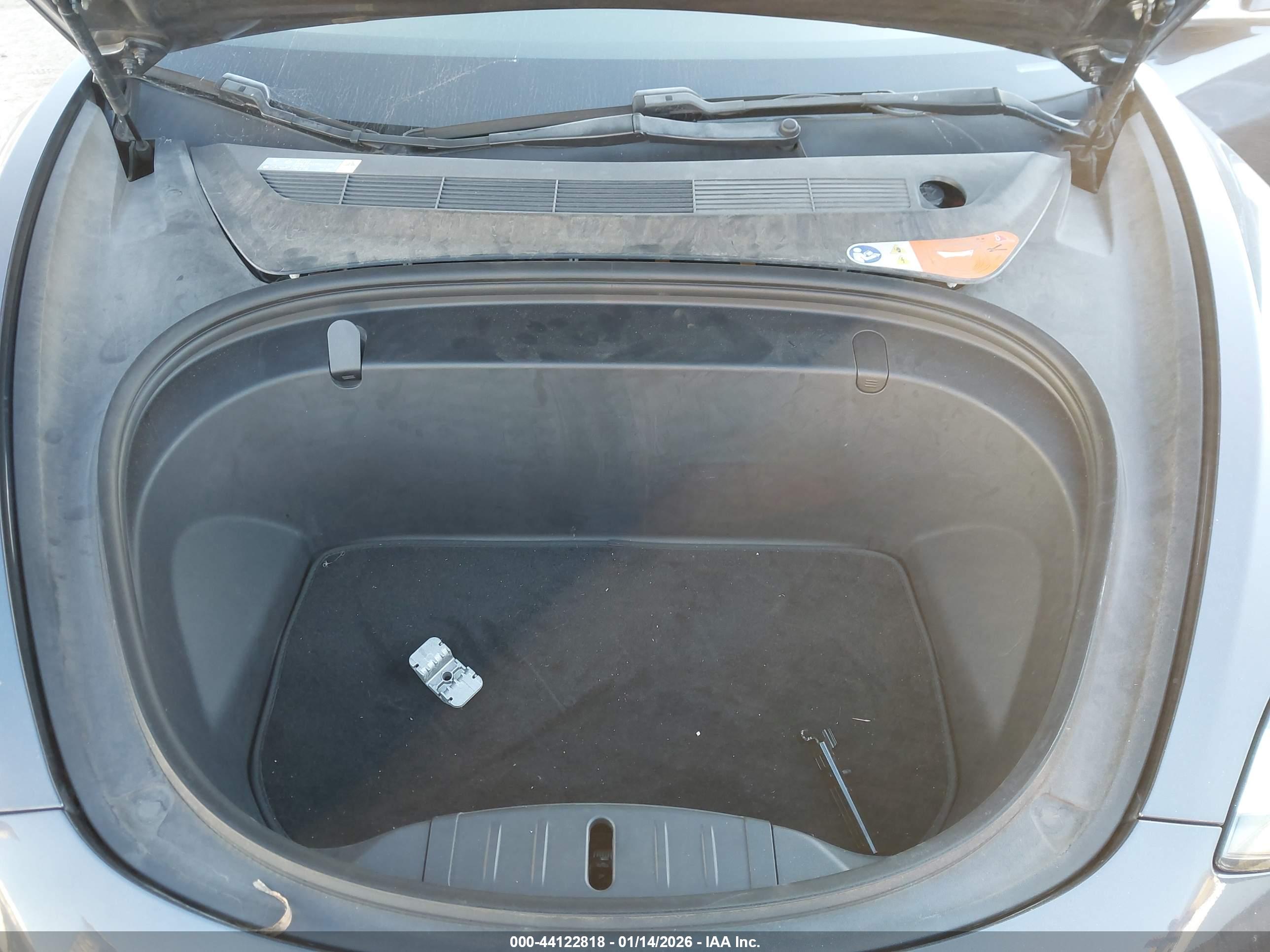 TESLA MODEL image 10