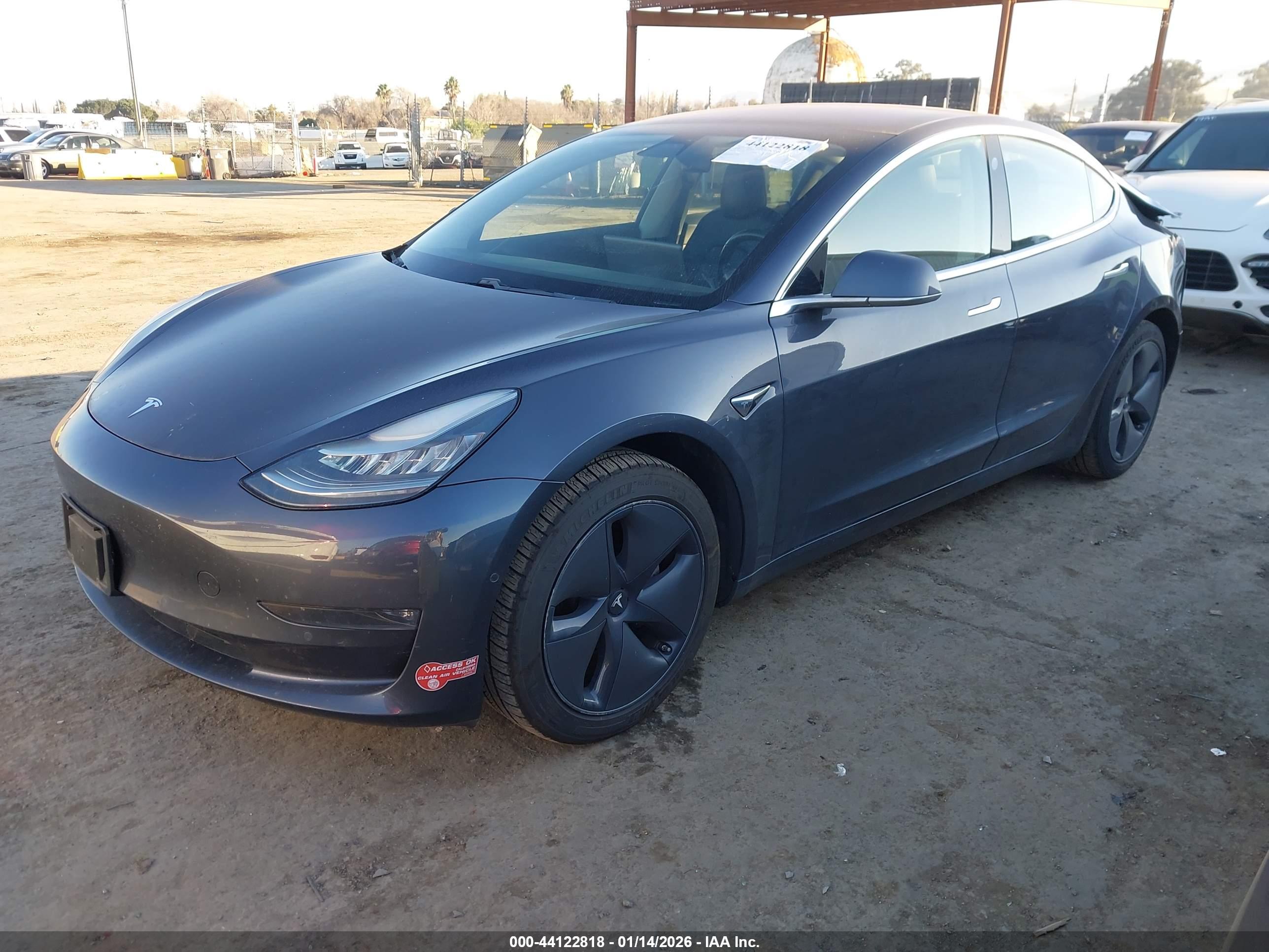 TESLA MODEL image 2