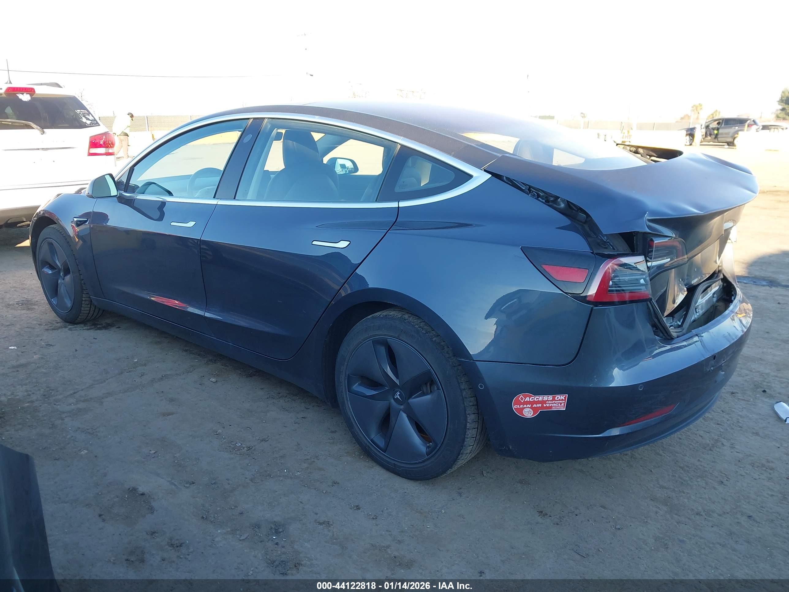 TESLA MODEL image 3
