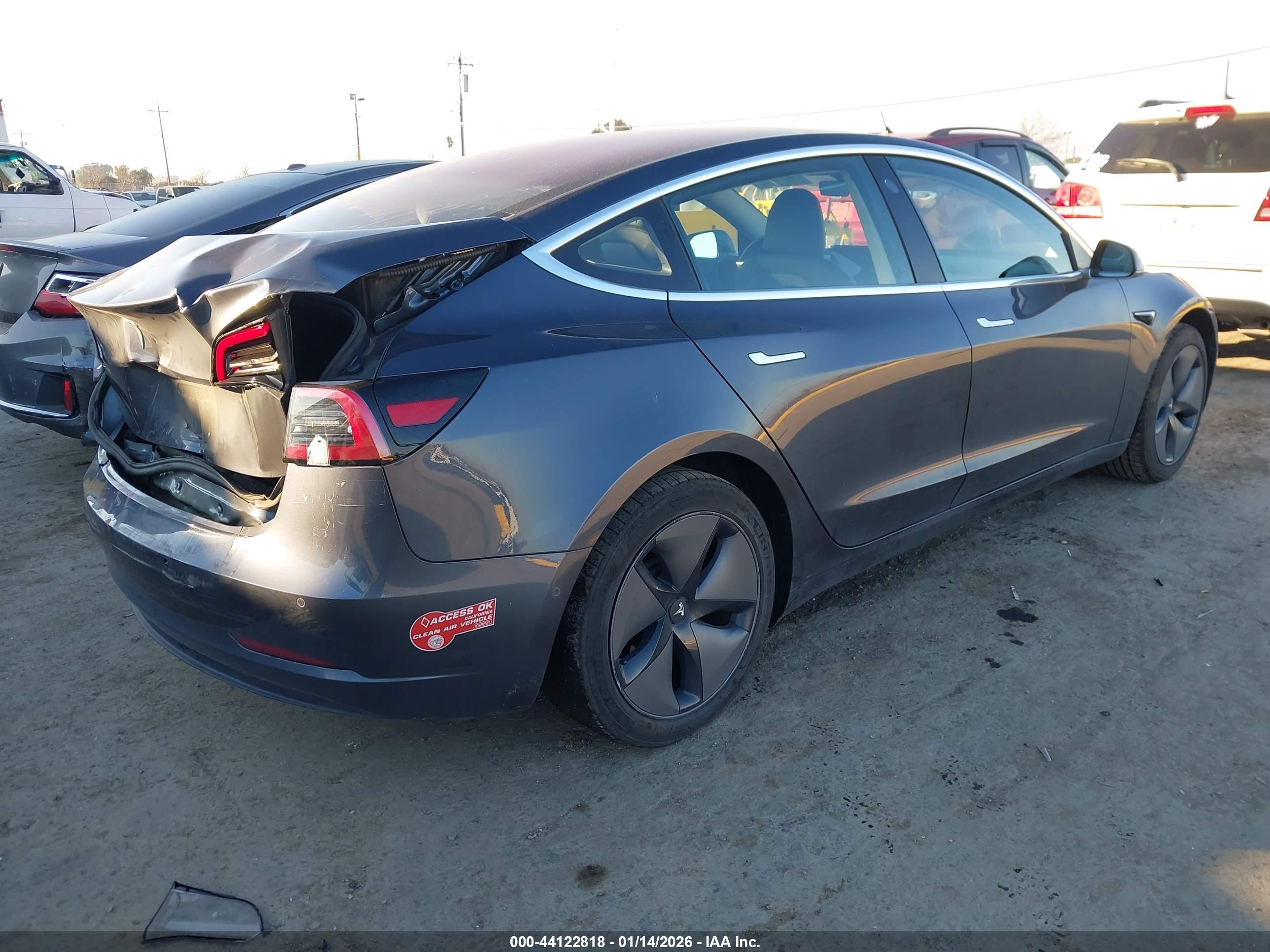 TESLA MODEL image 4