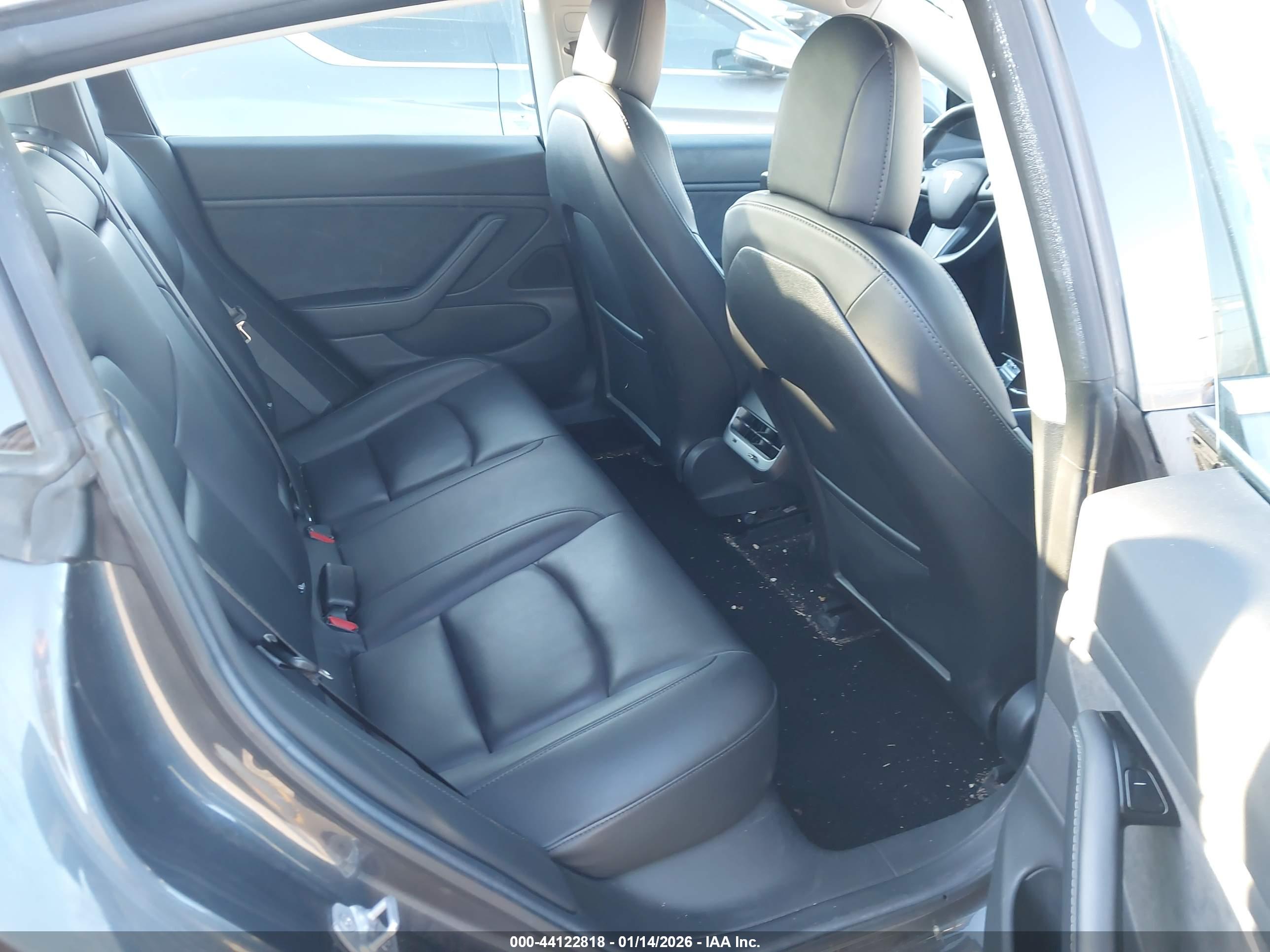 TESLA MODEL image 8