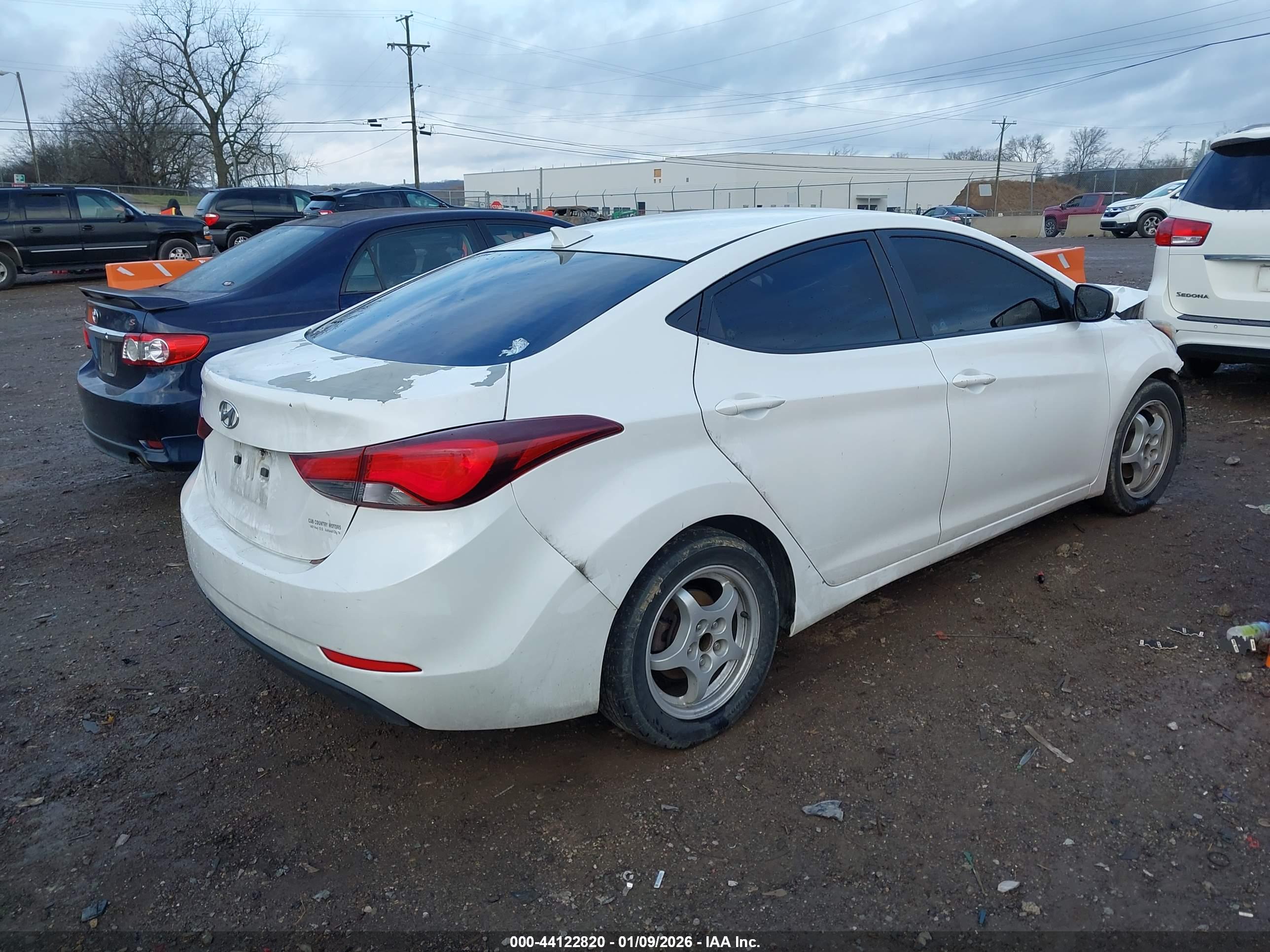HYUNDAI ELANTRA image 4