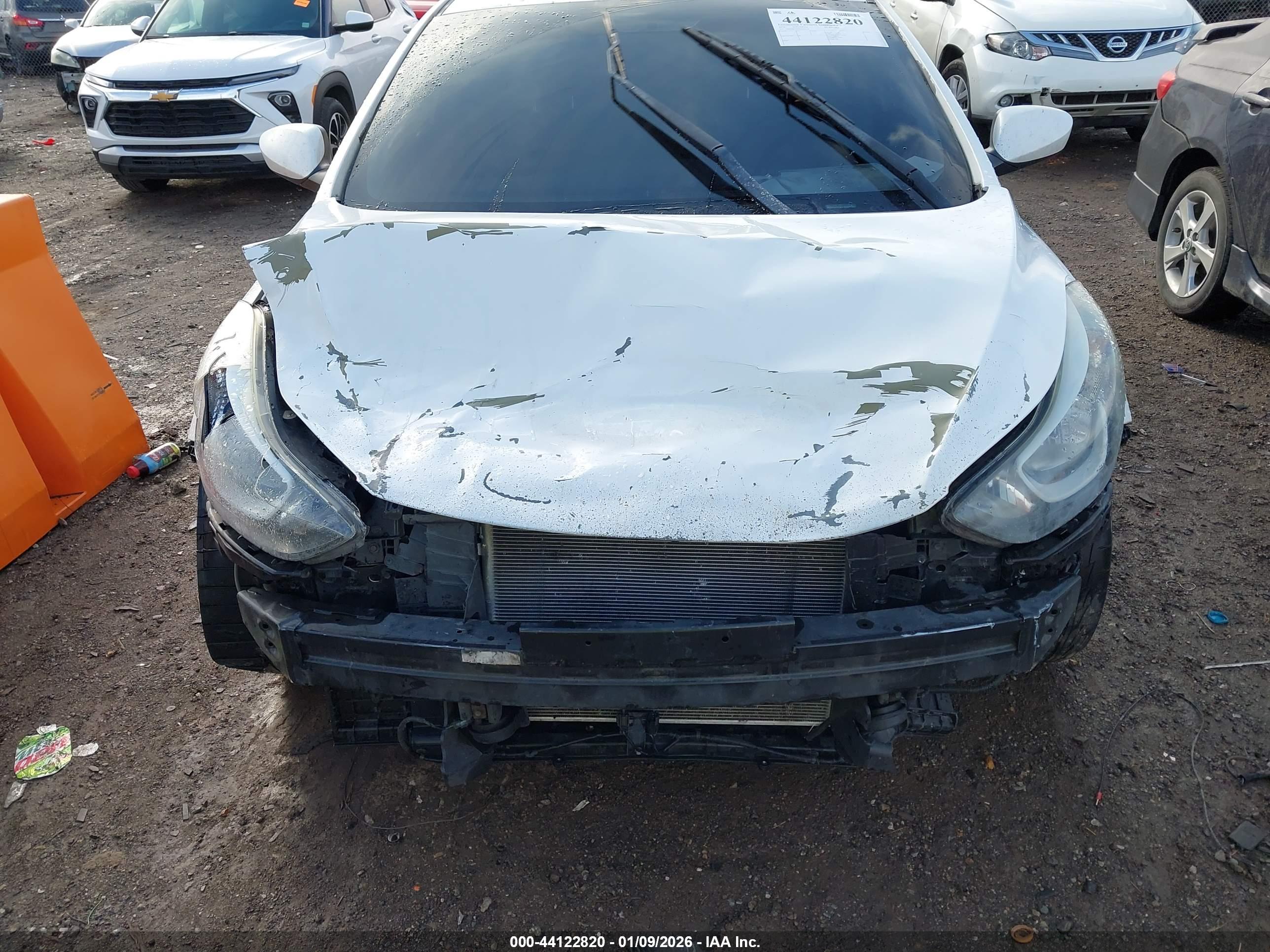 HYUNDAI ELANTRA image 6