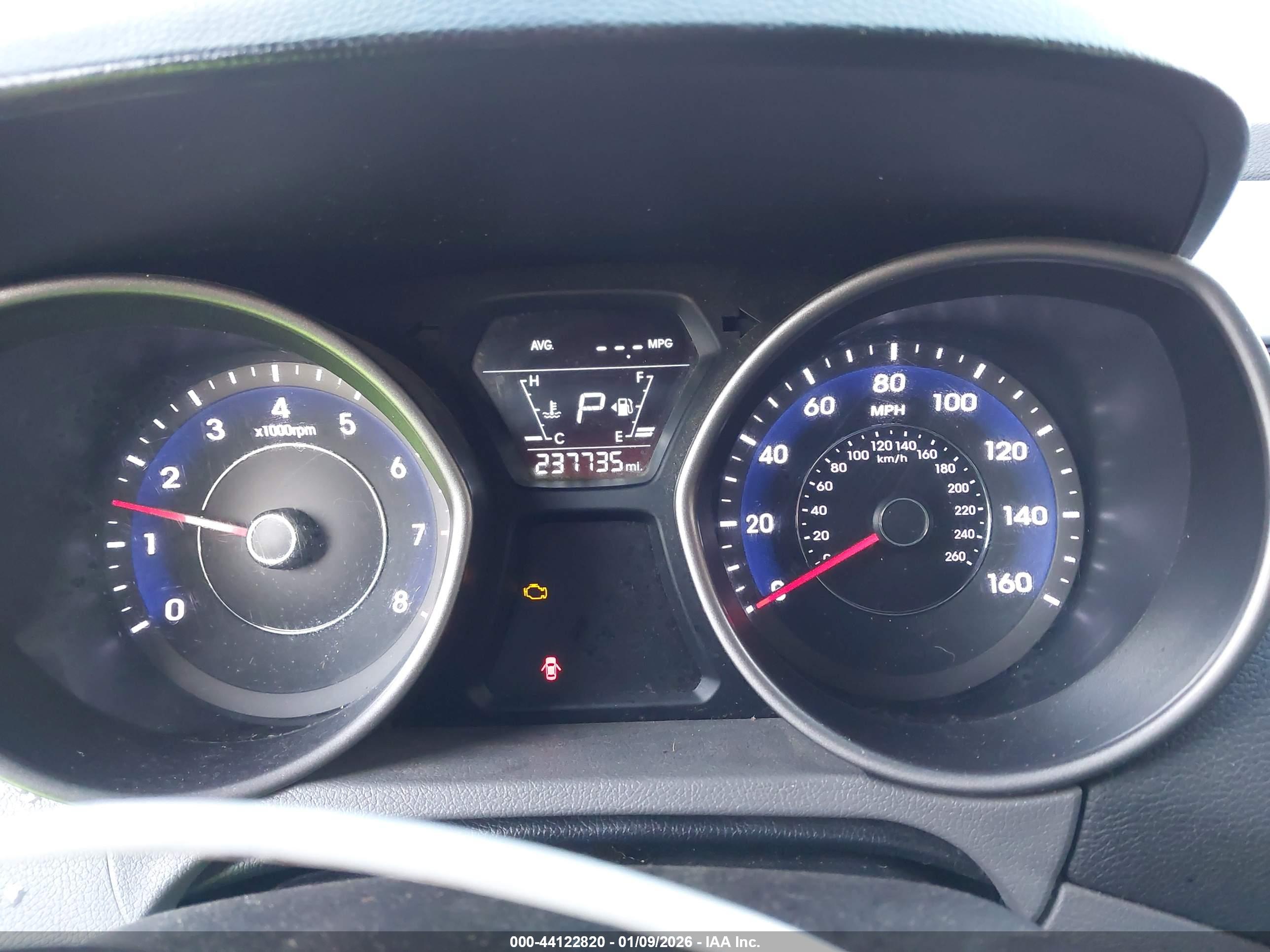HYUNDAI ELANTRA image 7