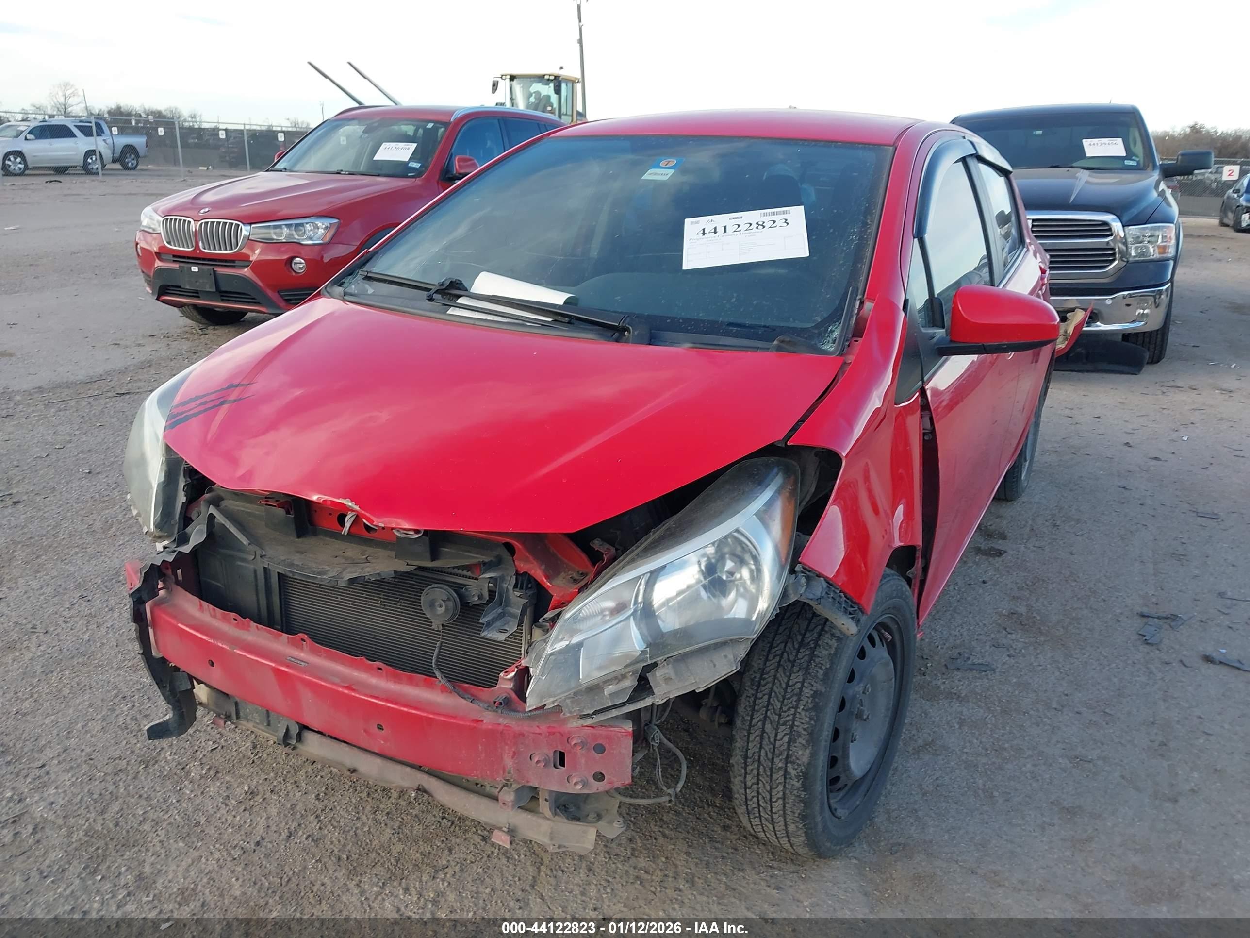 TOYOTA YARIS image 2