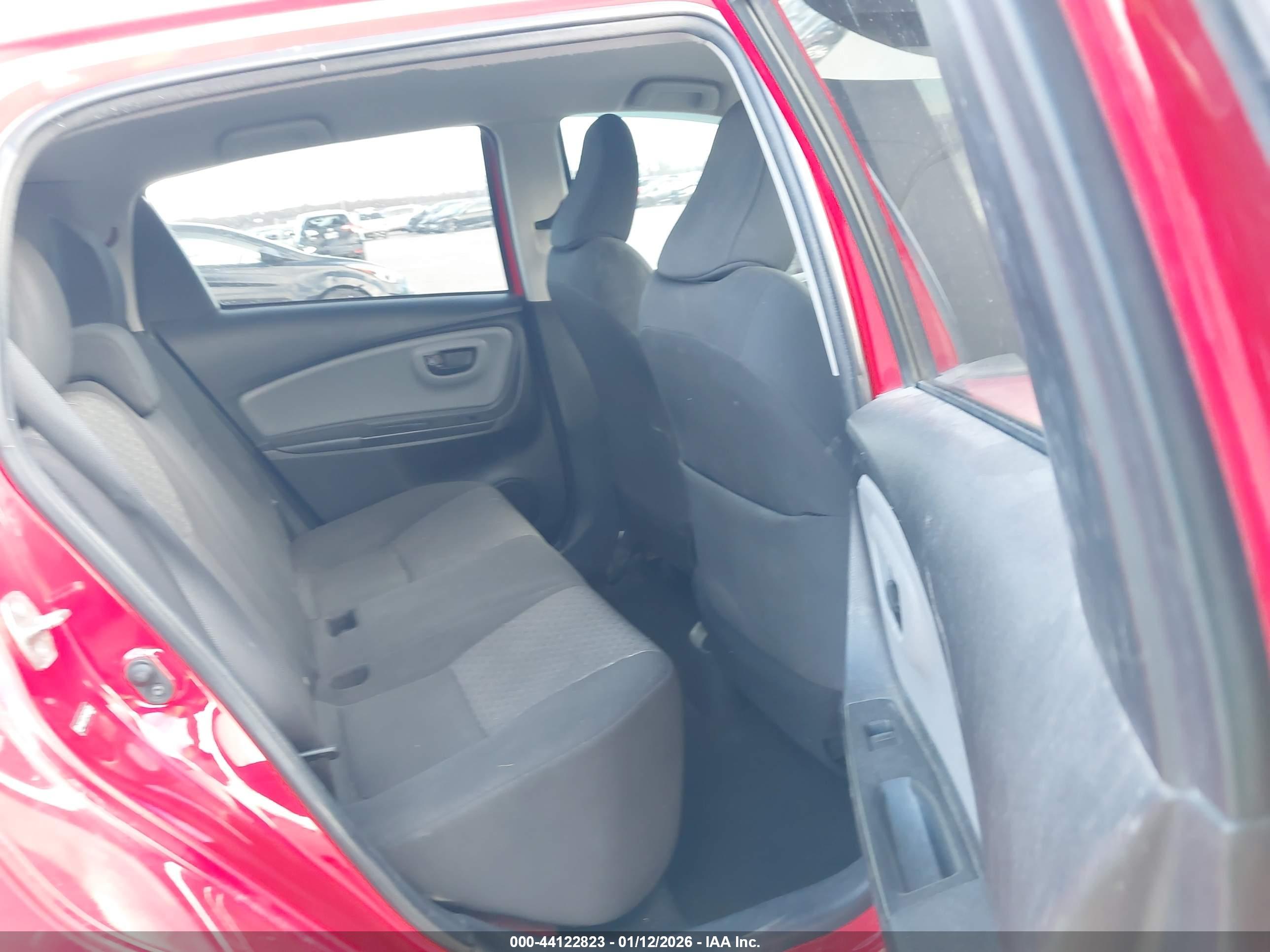 TOYOTA YARIS image 8