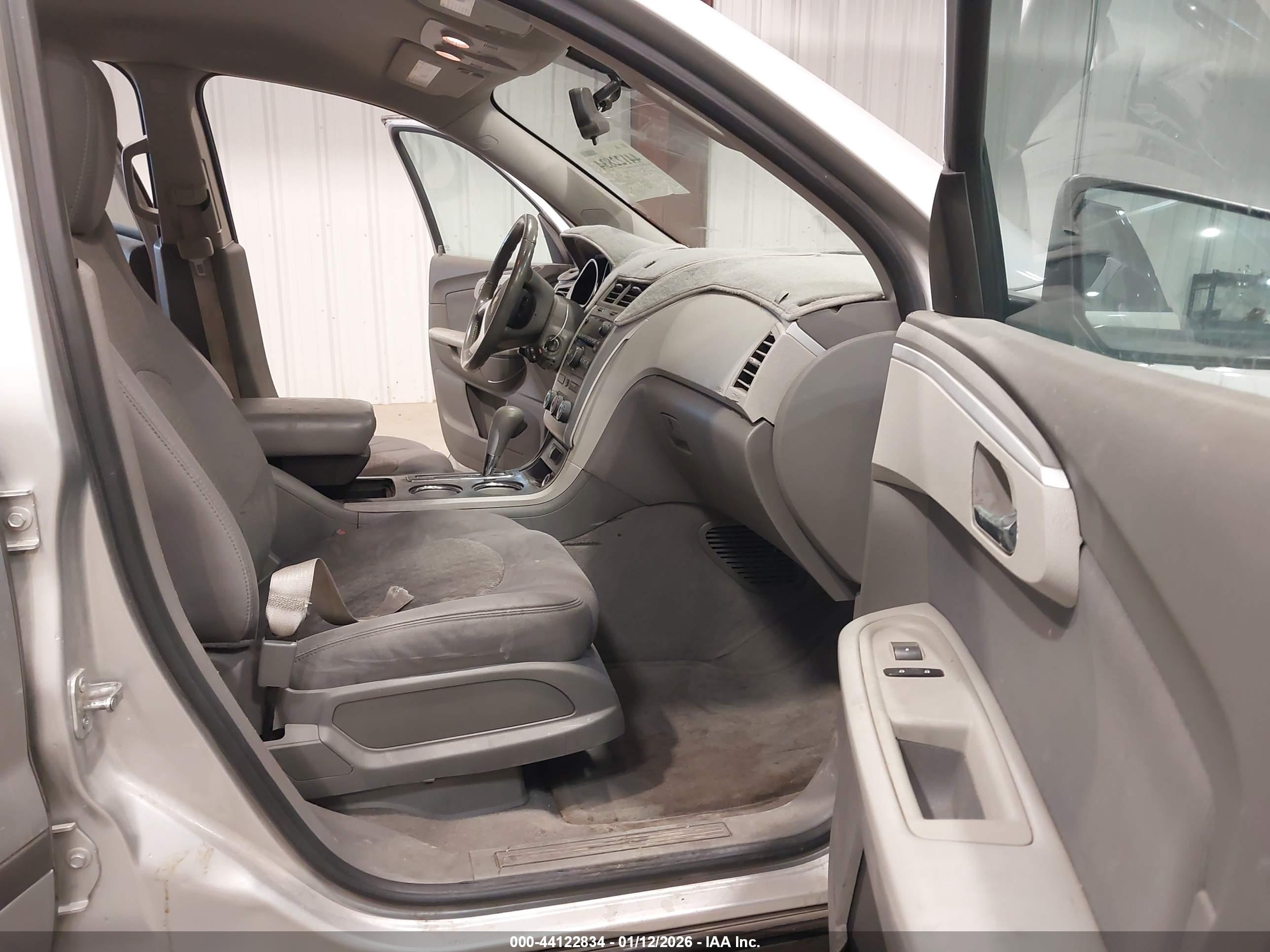 CHEVROLET TRAVERSE image 5