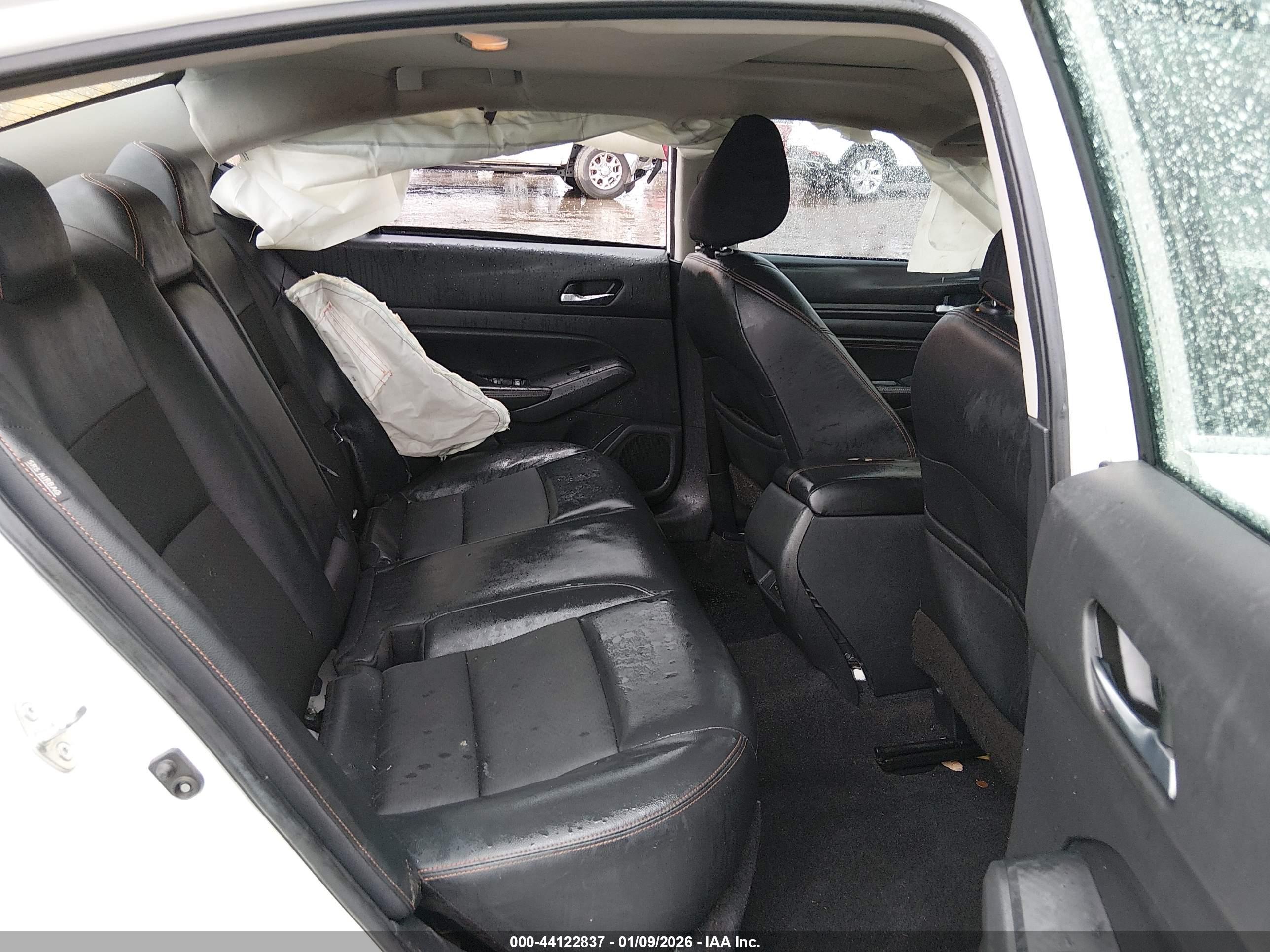 NISSAN ALTIMA image 8
