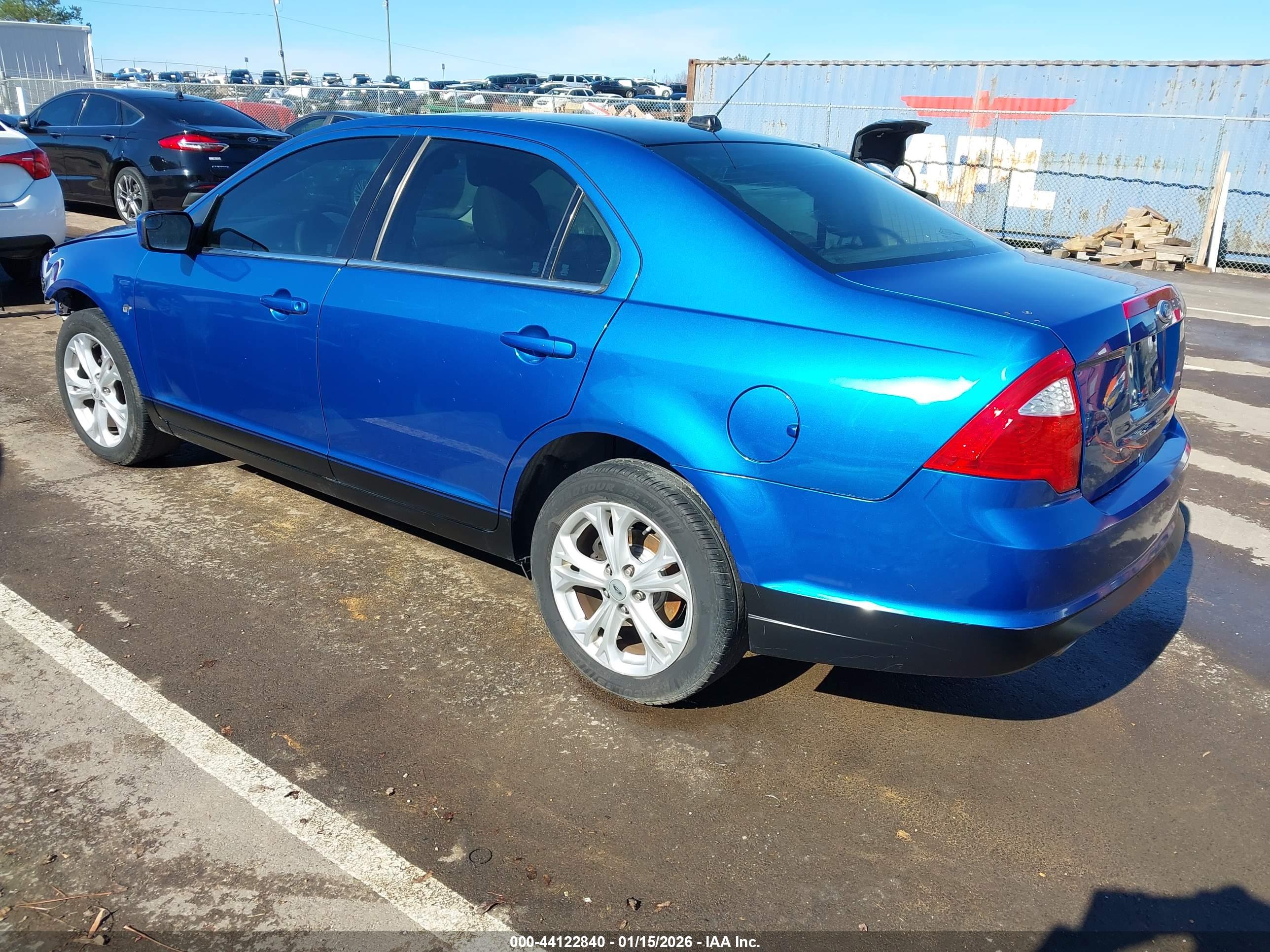 FORD FUSION image 3