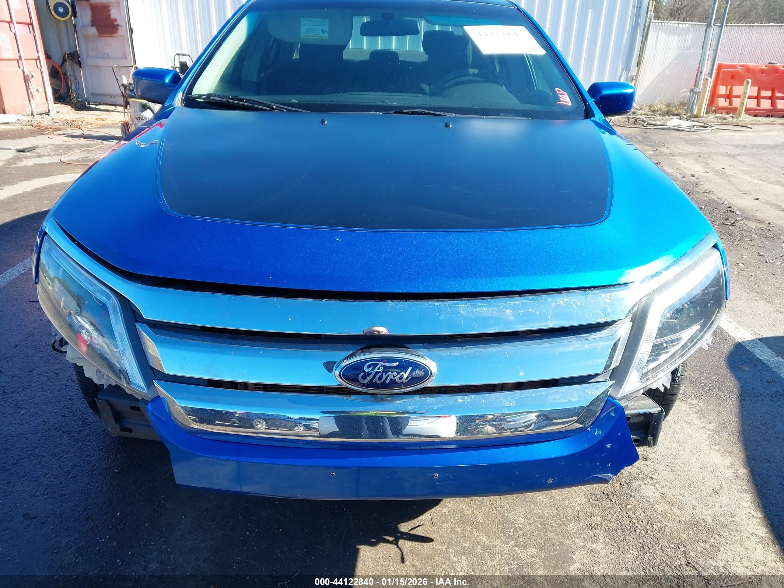 FORD FUSION image 6