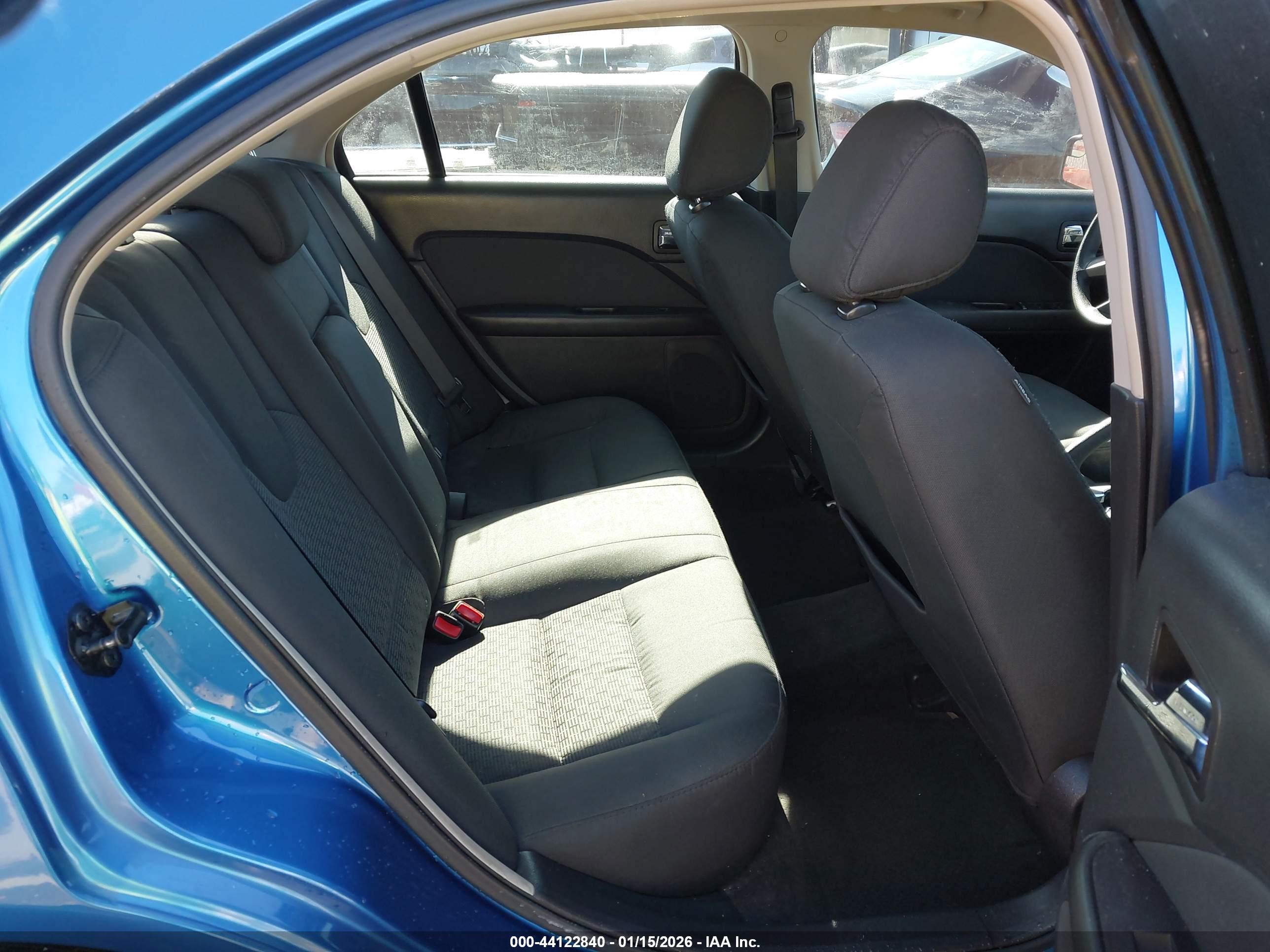 FORD FUSION image 8