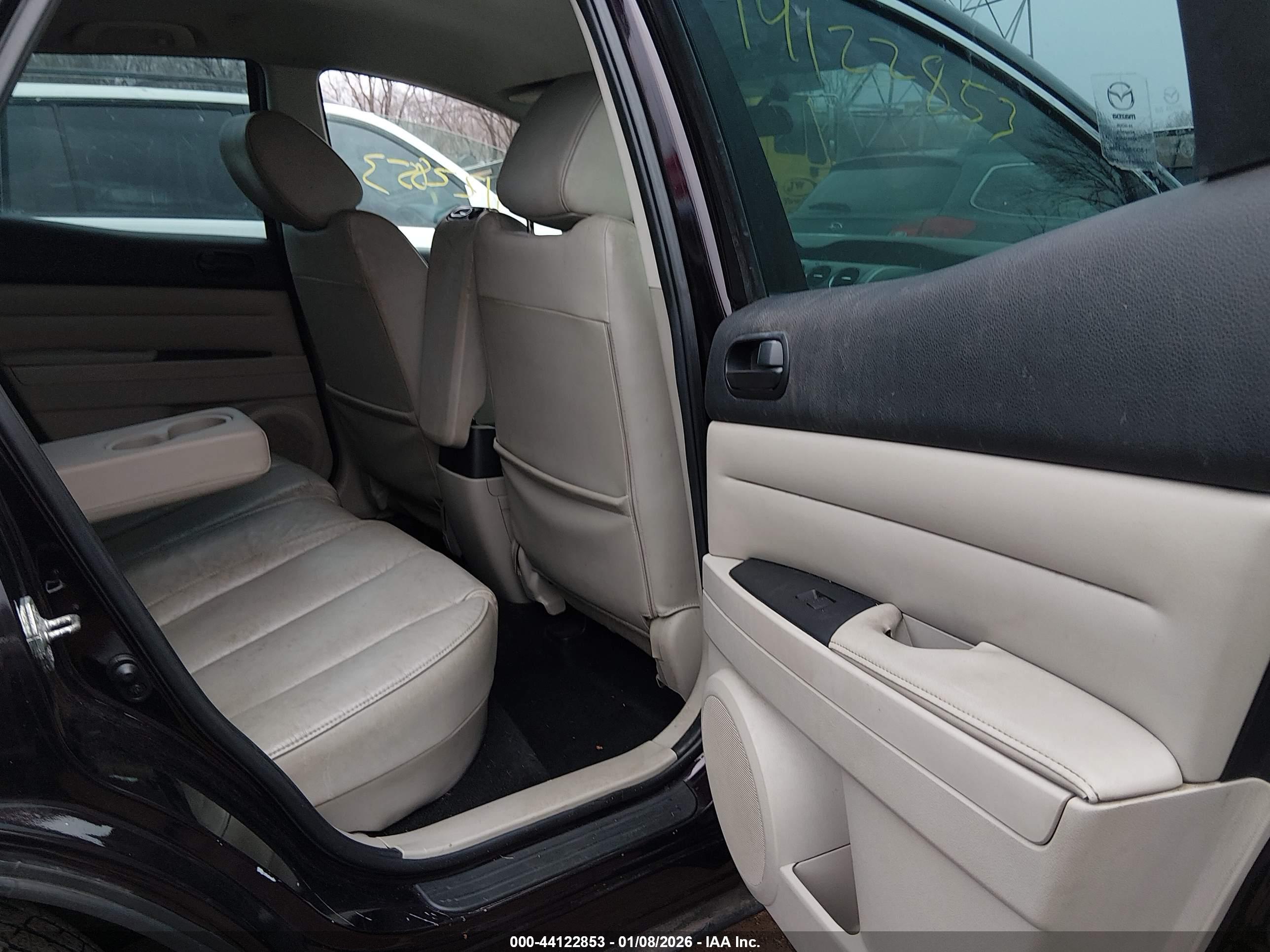 MAZDA CX-7 image 8