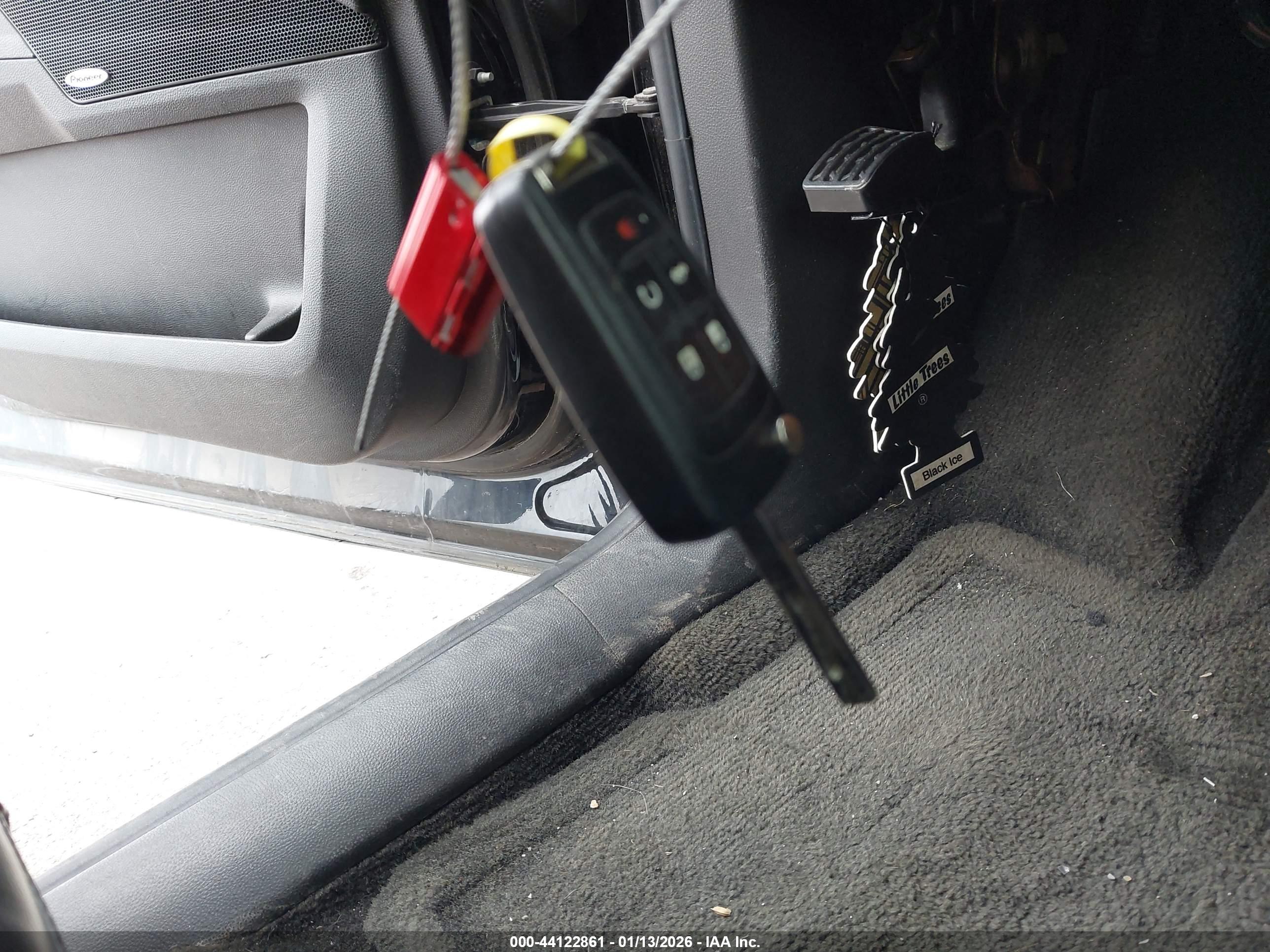 CHEVROLET EQUINOX image 11