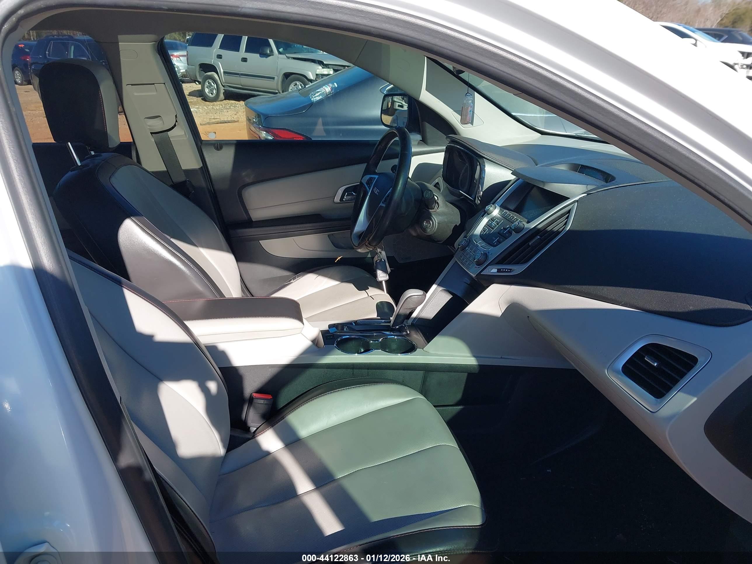 GMC TERRAIN image 5
