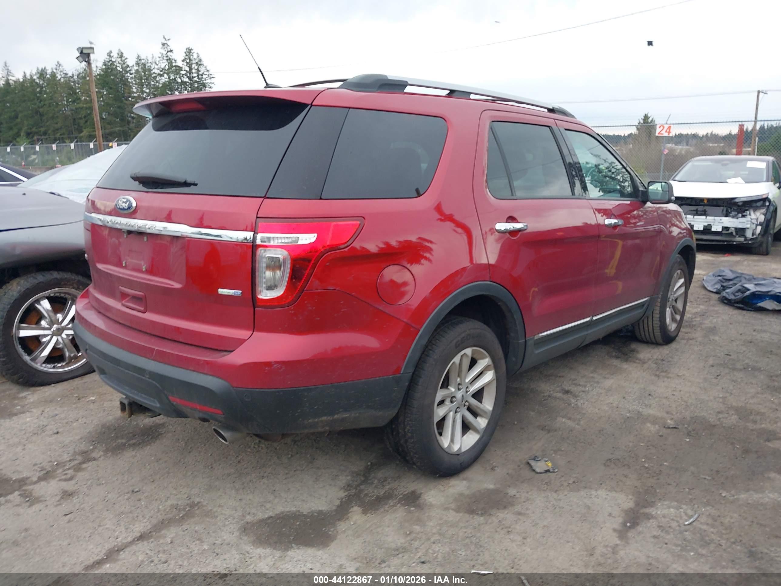 FORD EXPLORER image 4