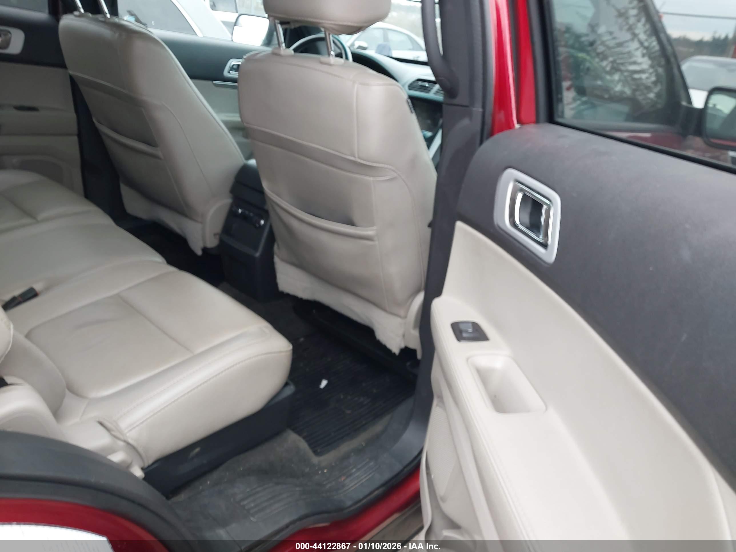 FORD EXPLORER image 8