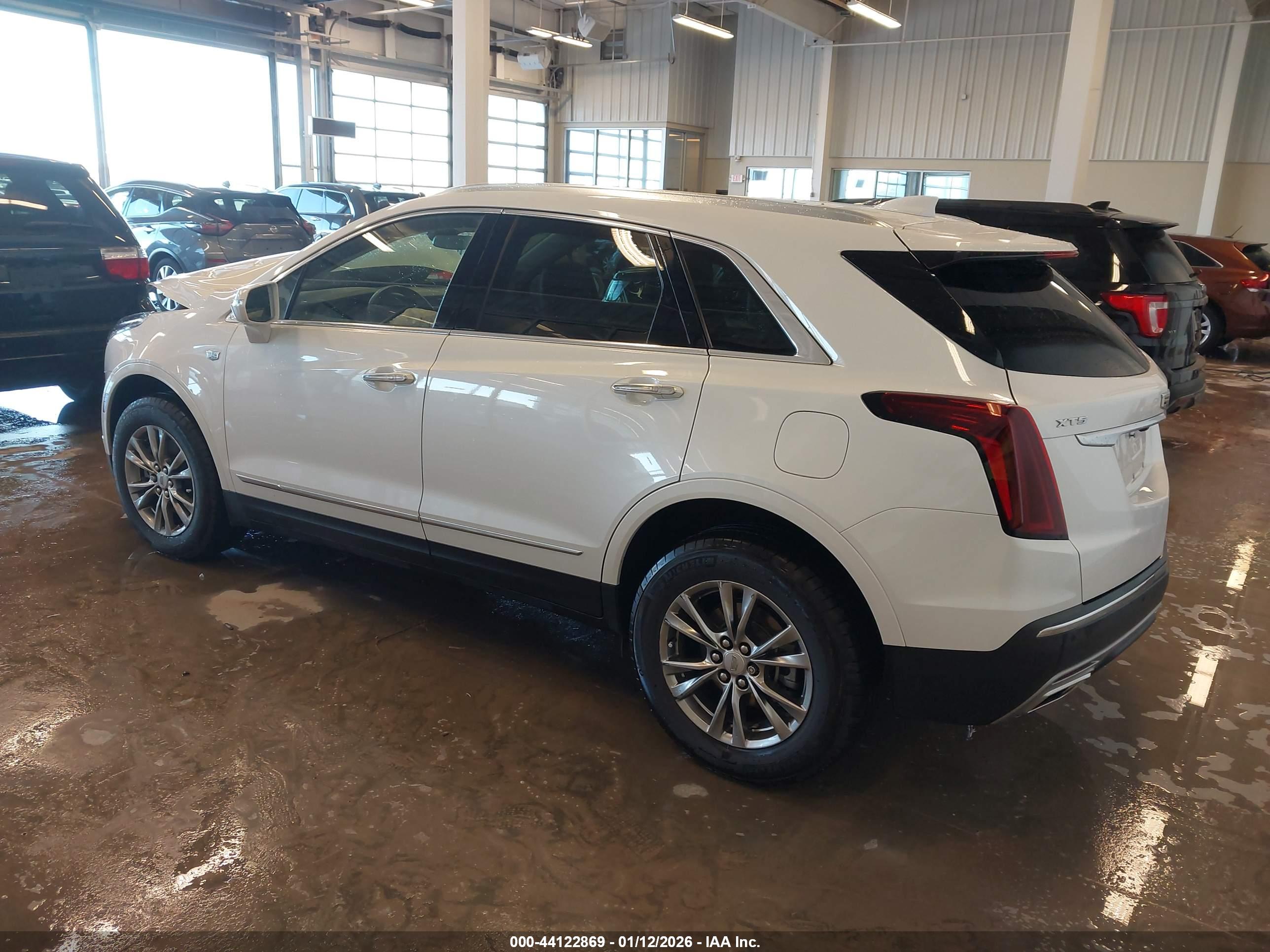 CADILLAC XT5 image 3