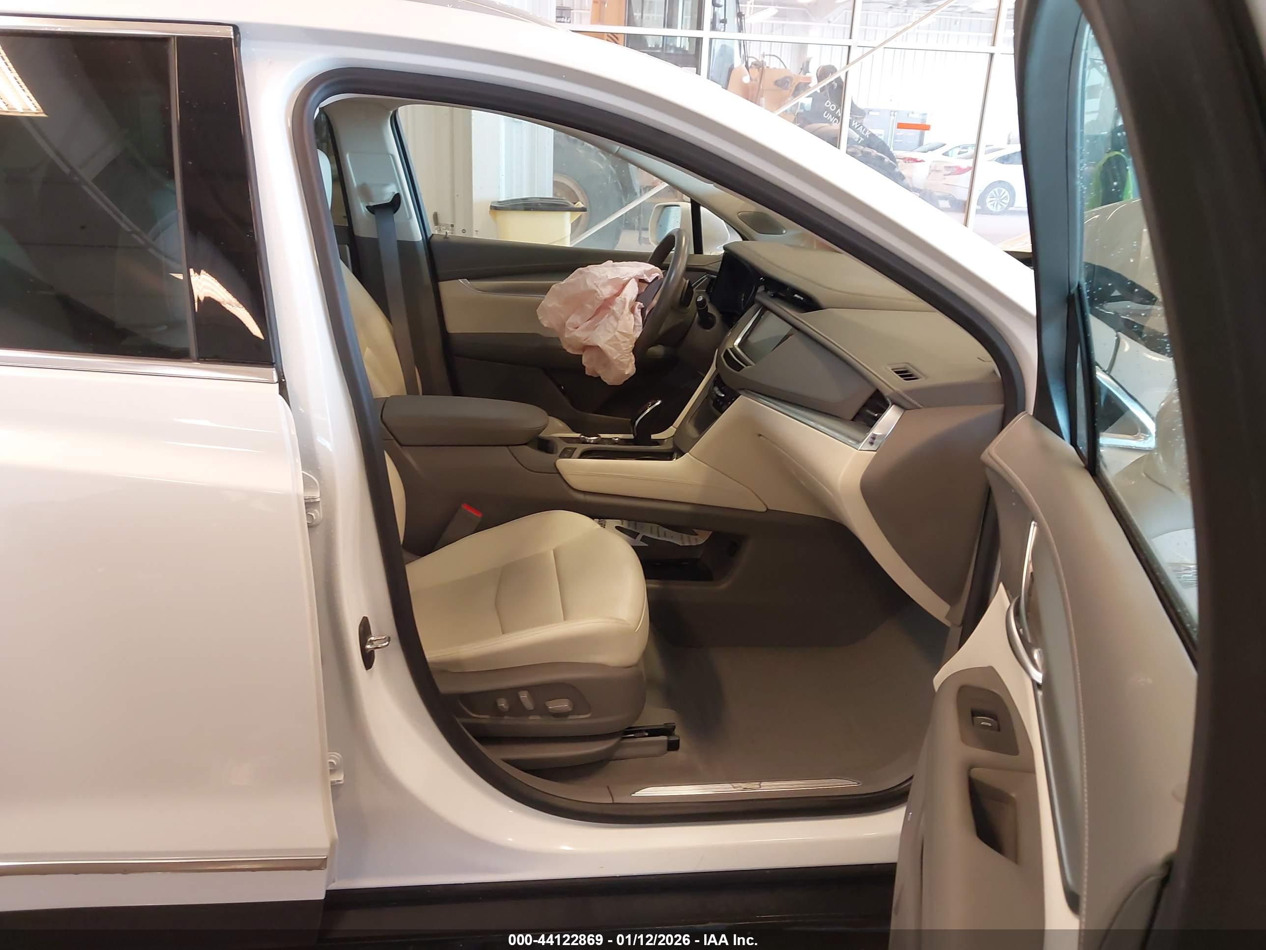 CADILLAC XT5 image 5