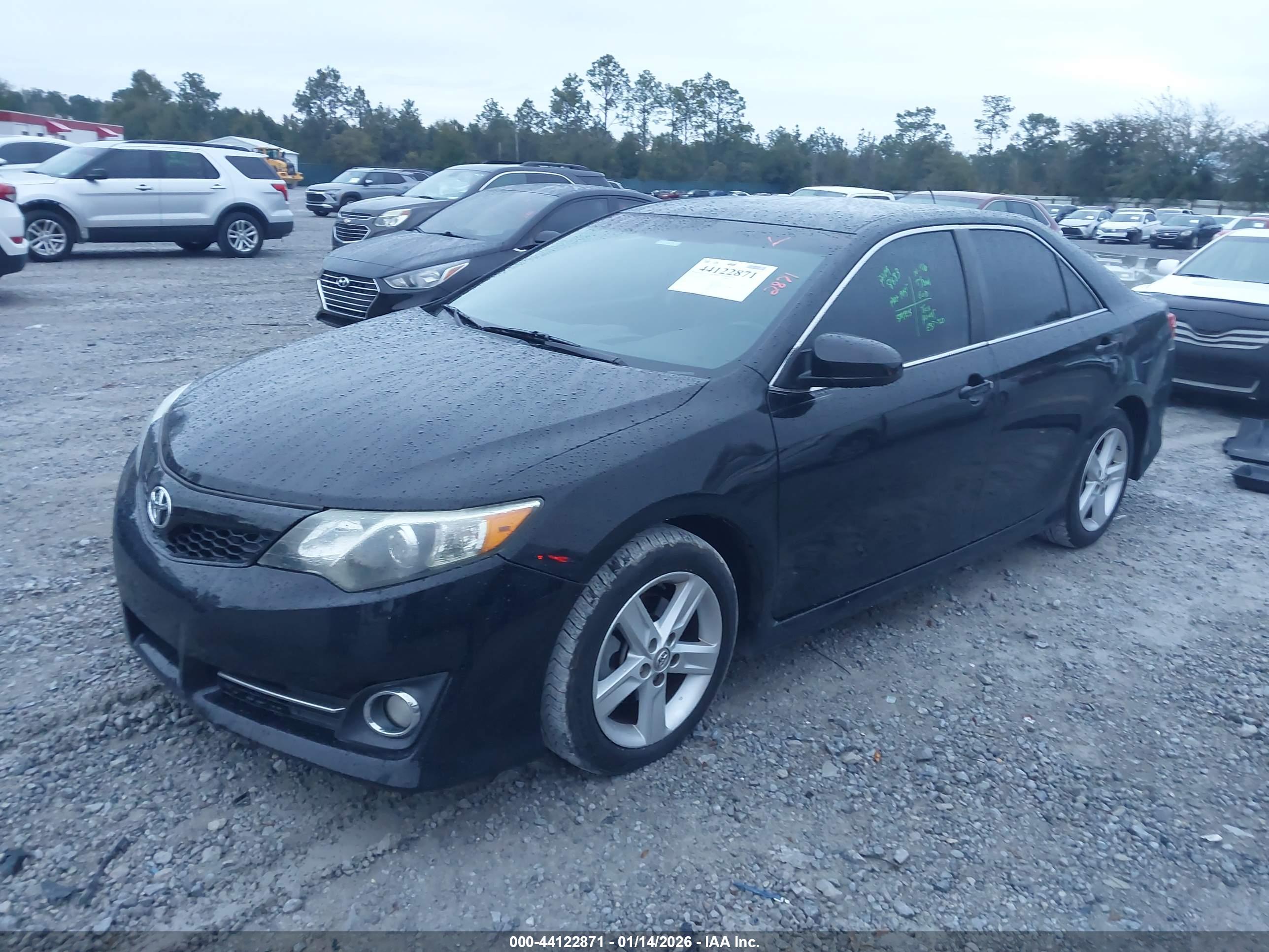 TOYOTA CAMRY image 2