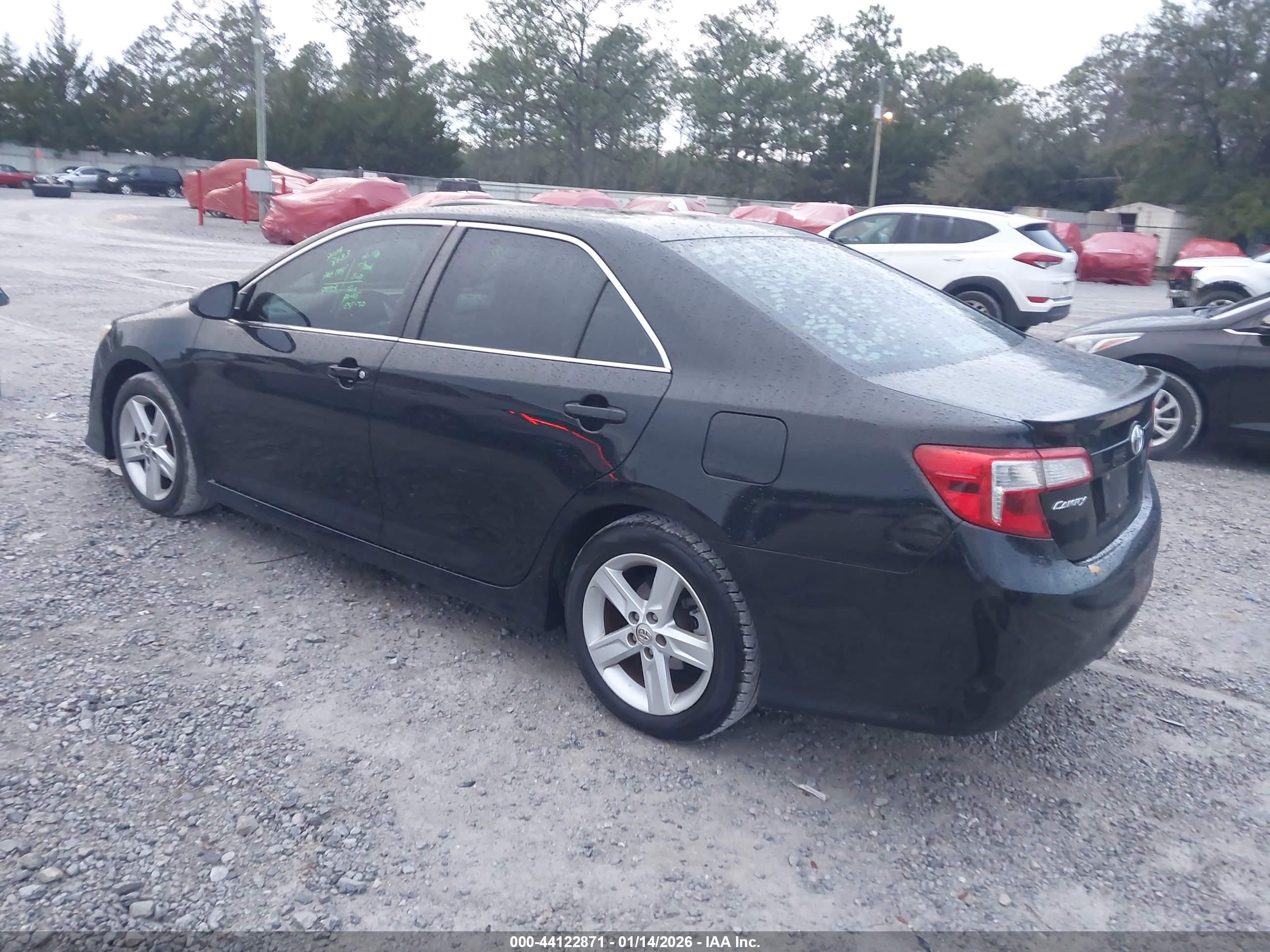 TOYOTA CAMRY image 3