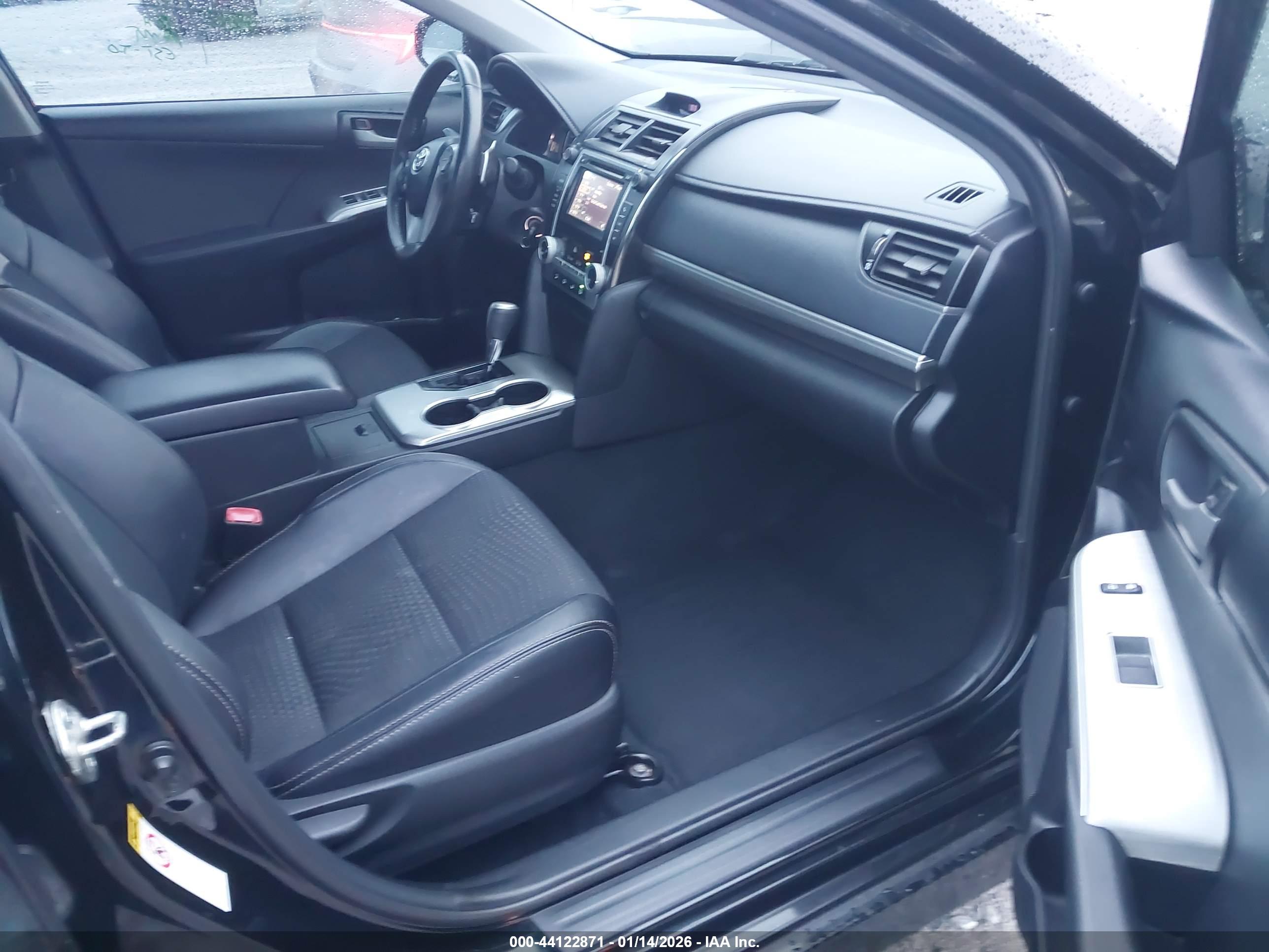 TOYOTA CAMRY image 5