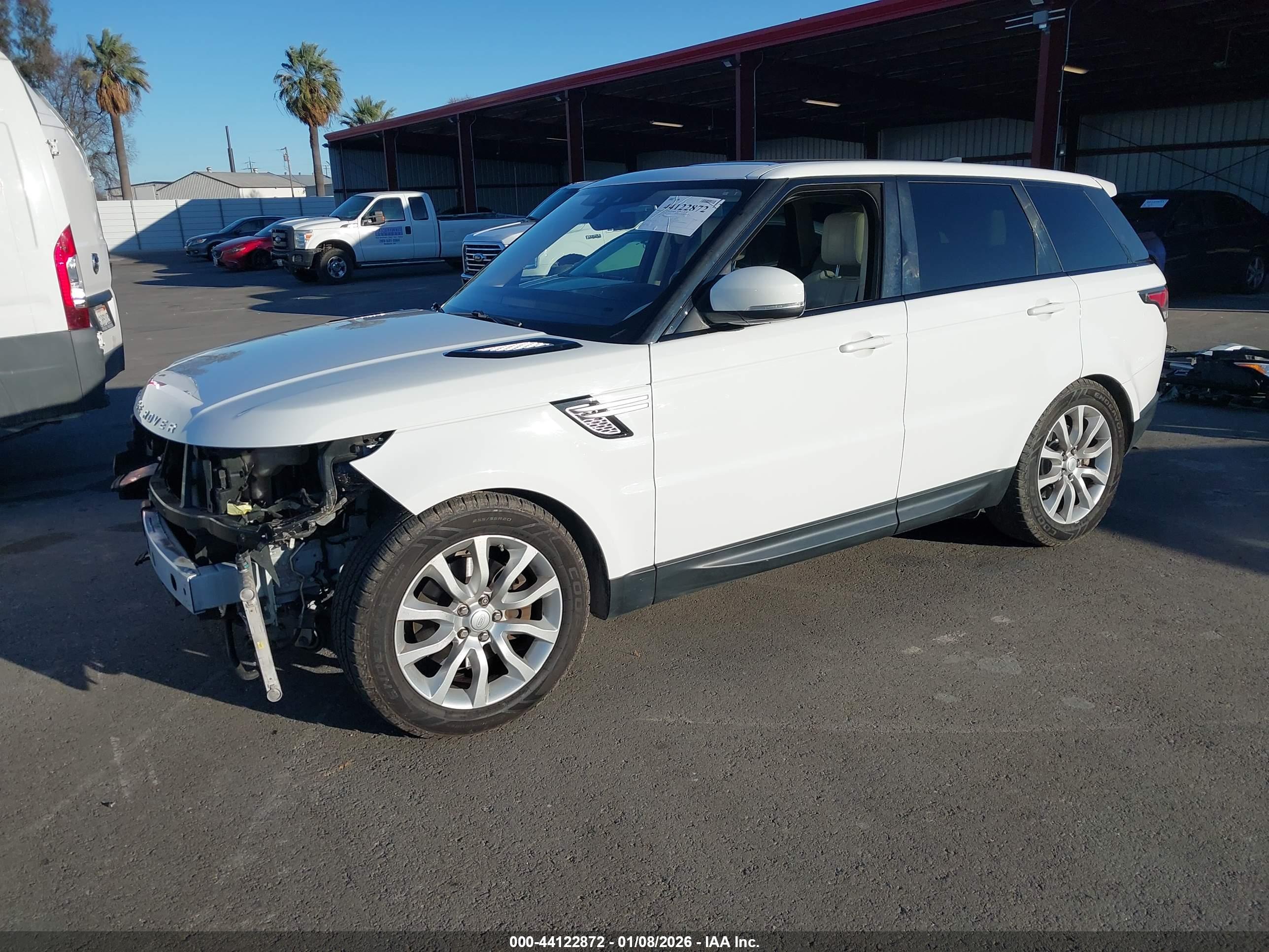 LAND ROVER image 2