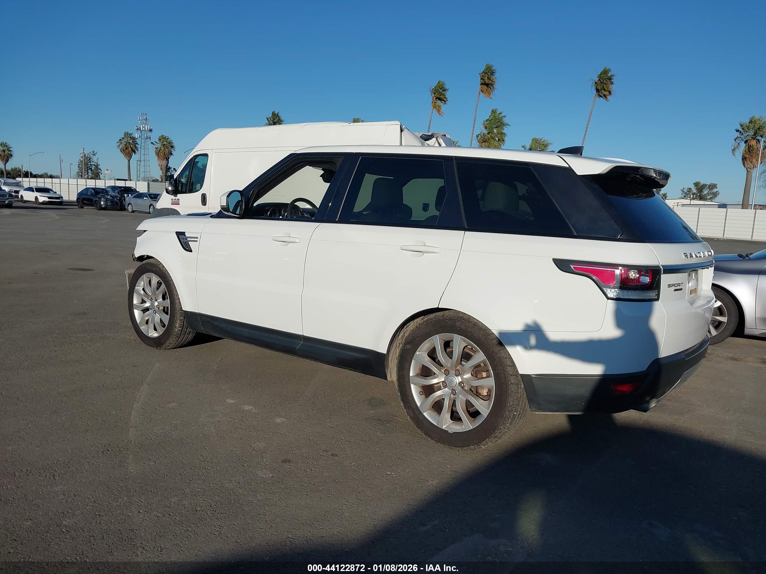 LAND ROVER image 3