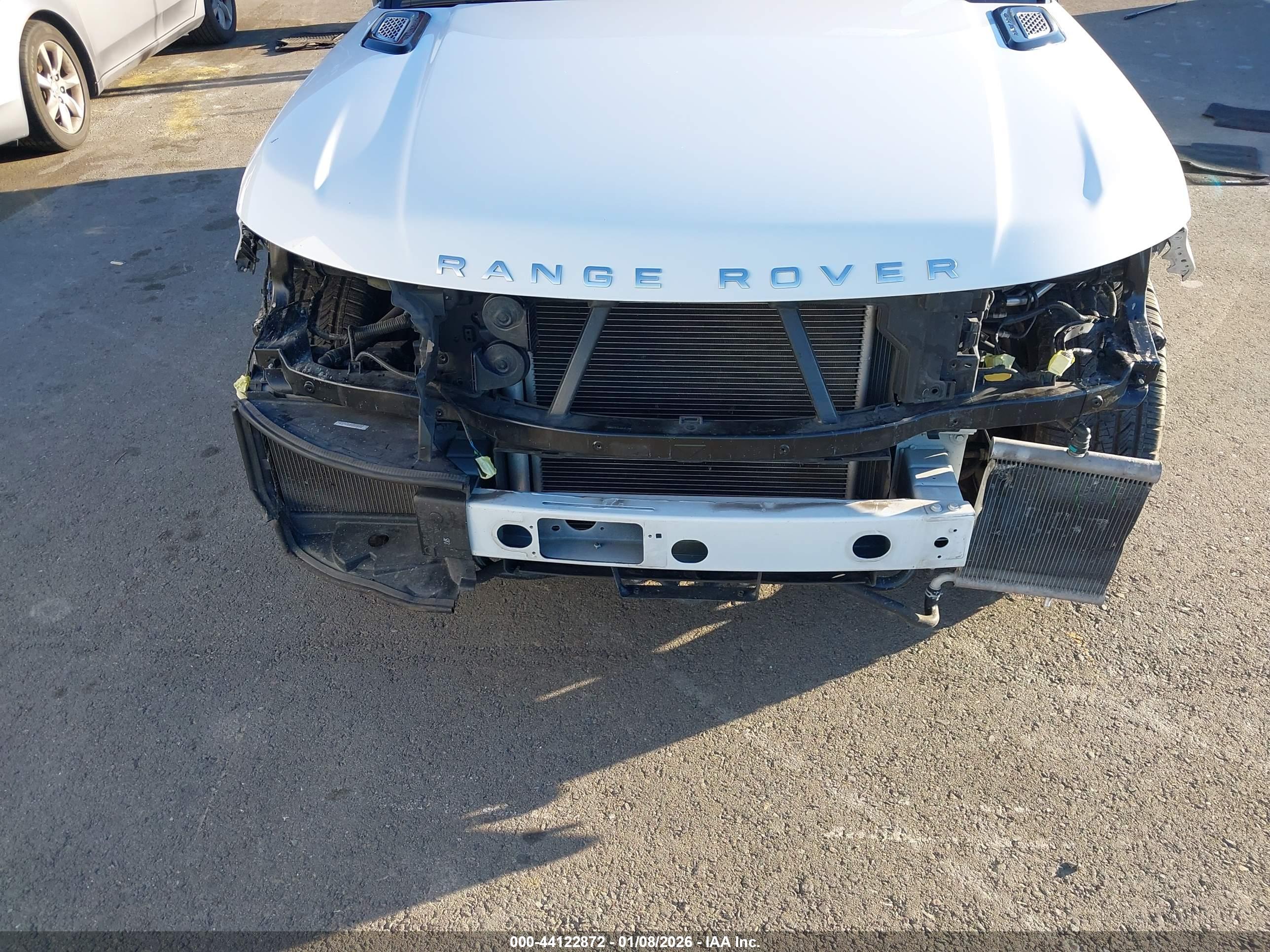 LAND ROVER image 6