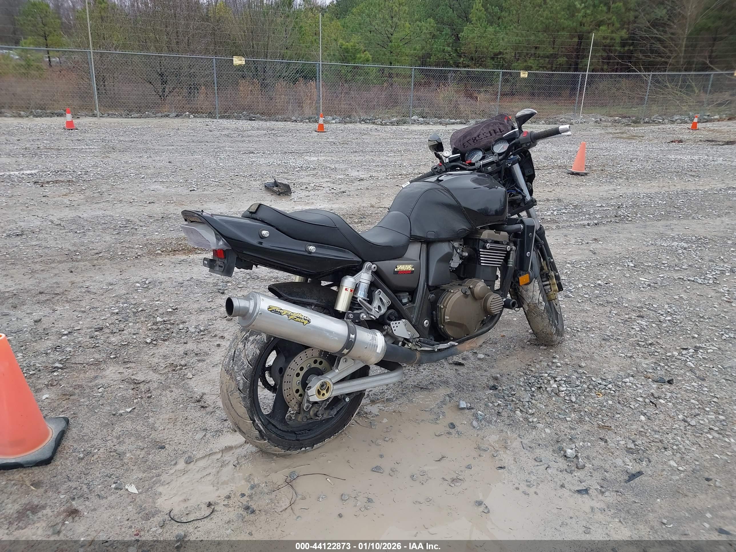 KAWASAKI ZR1200 image 4