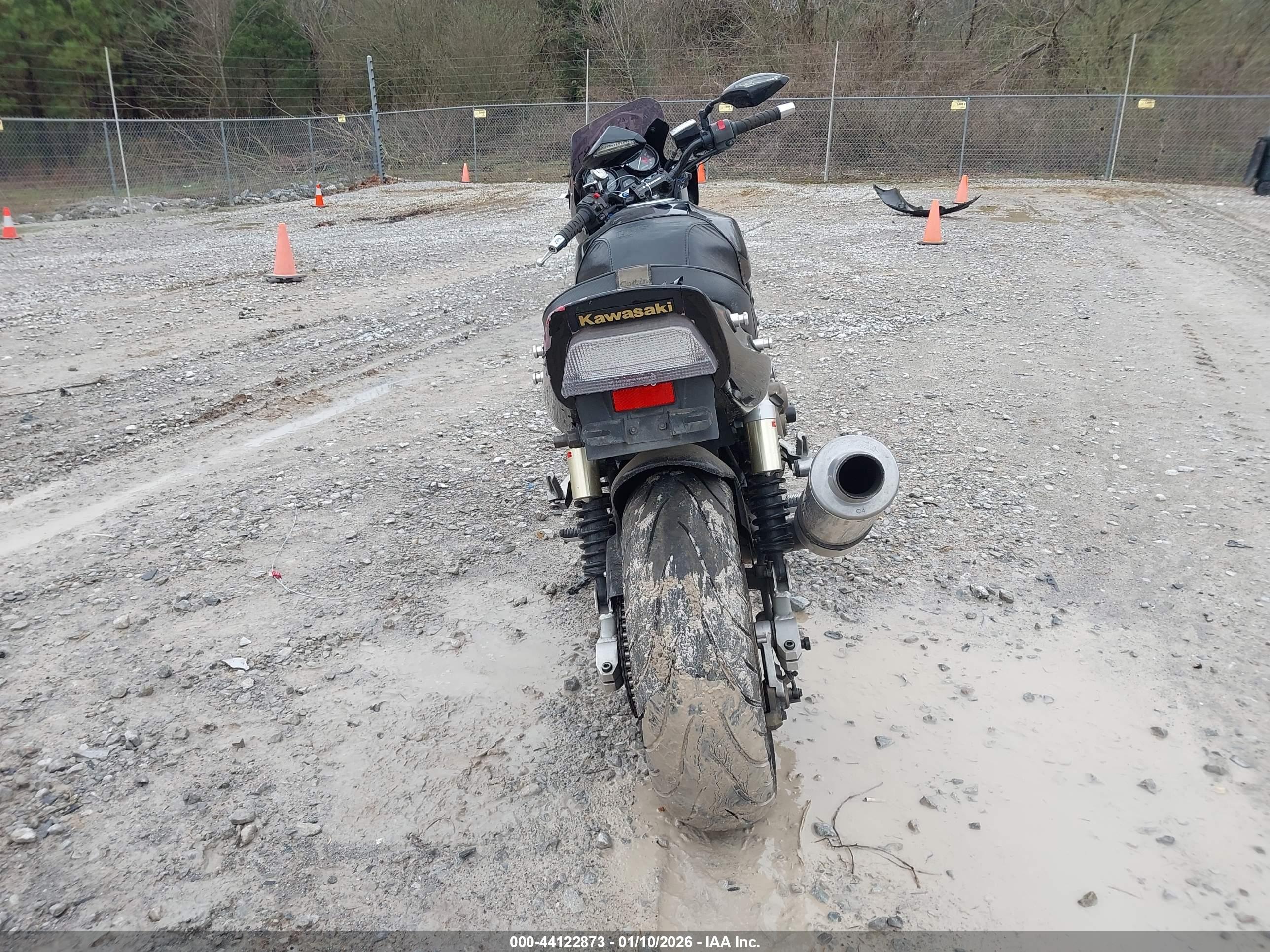 KAWASAKI ZR1200 image 6