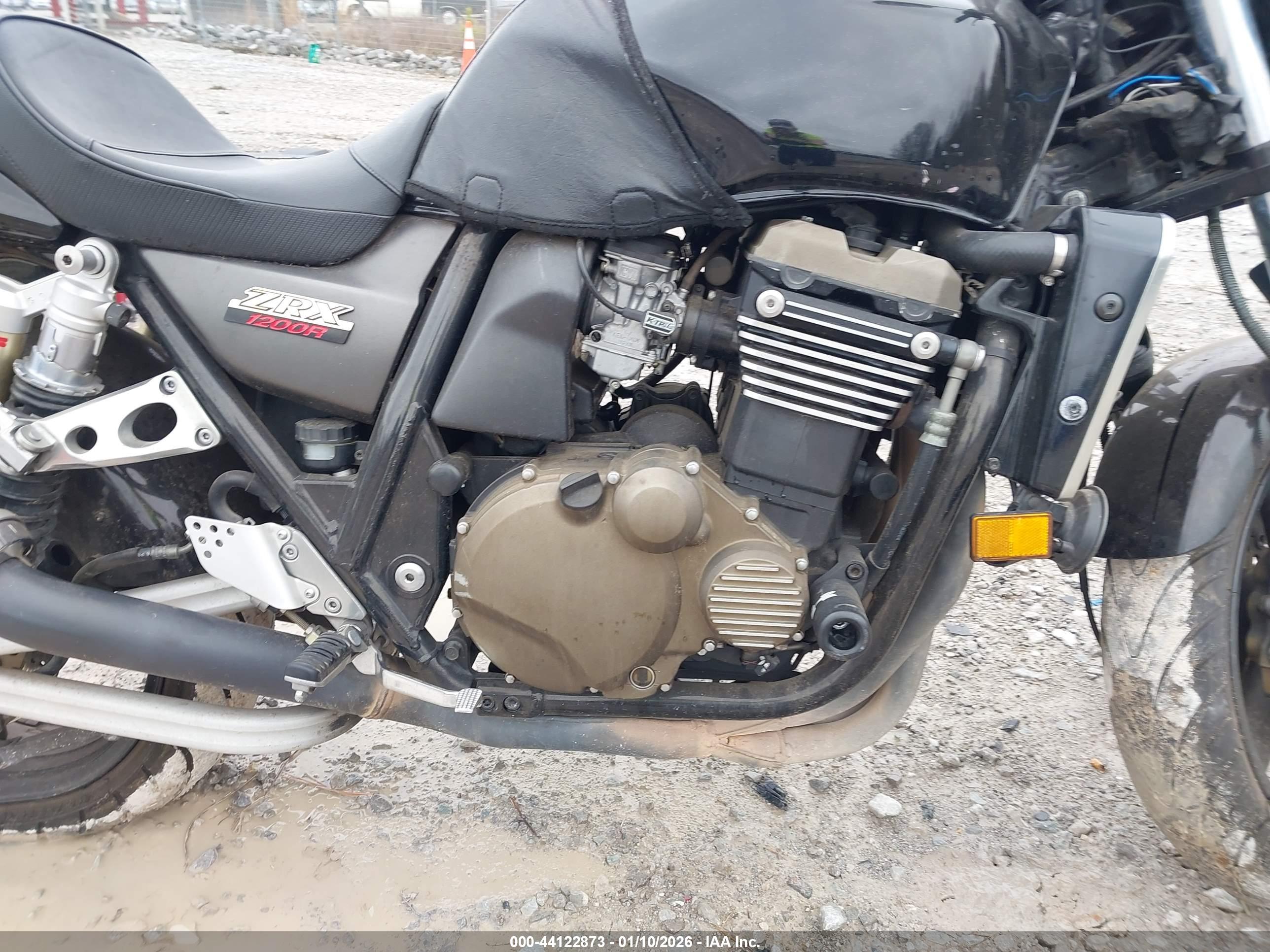 KAWASAKI ZR1200 image 8