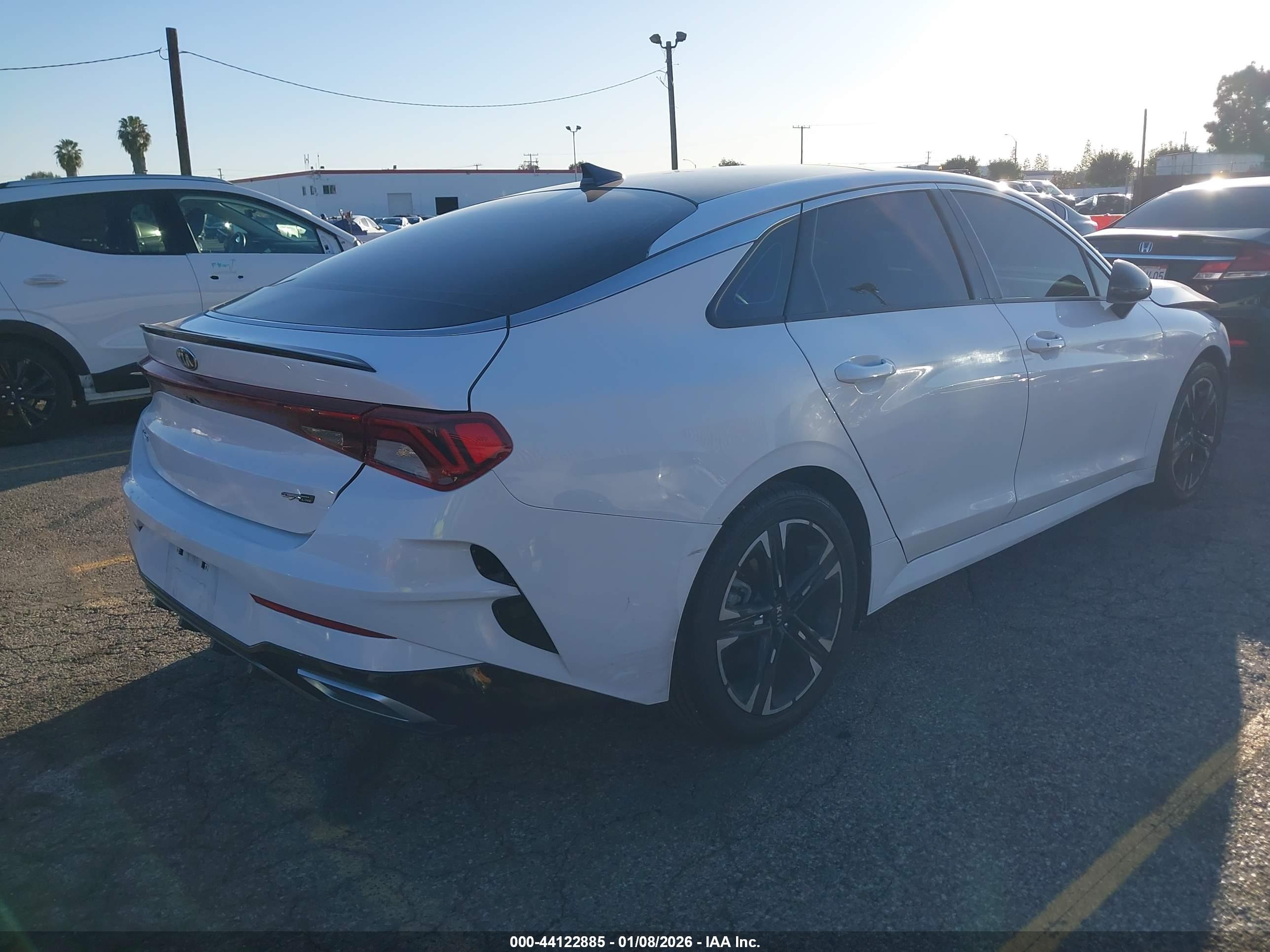 KIA K5 image 4