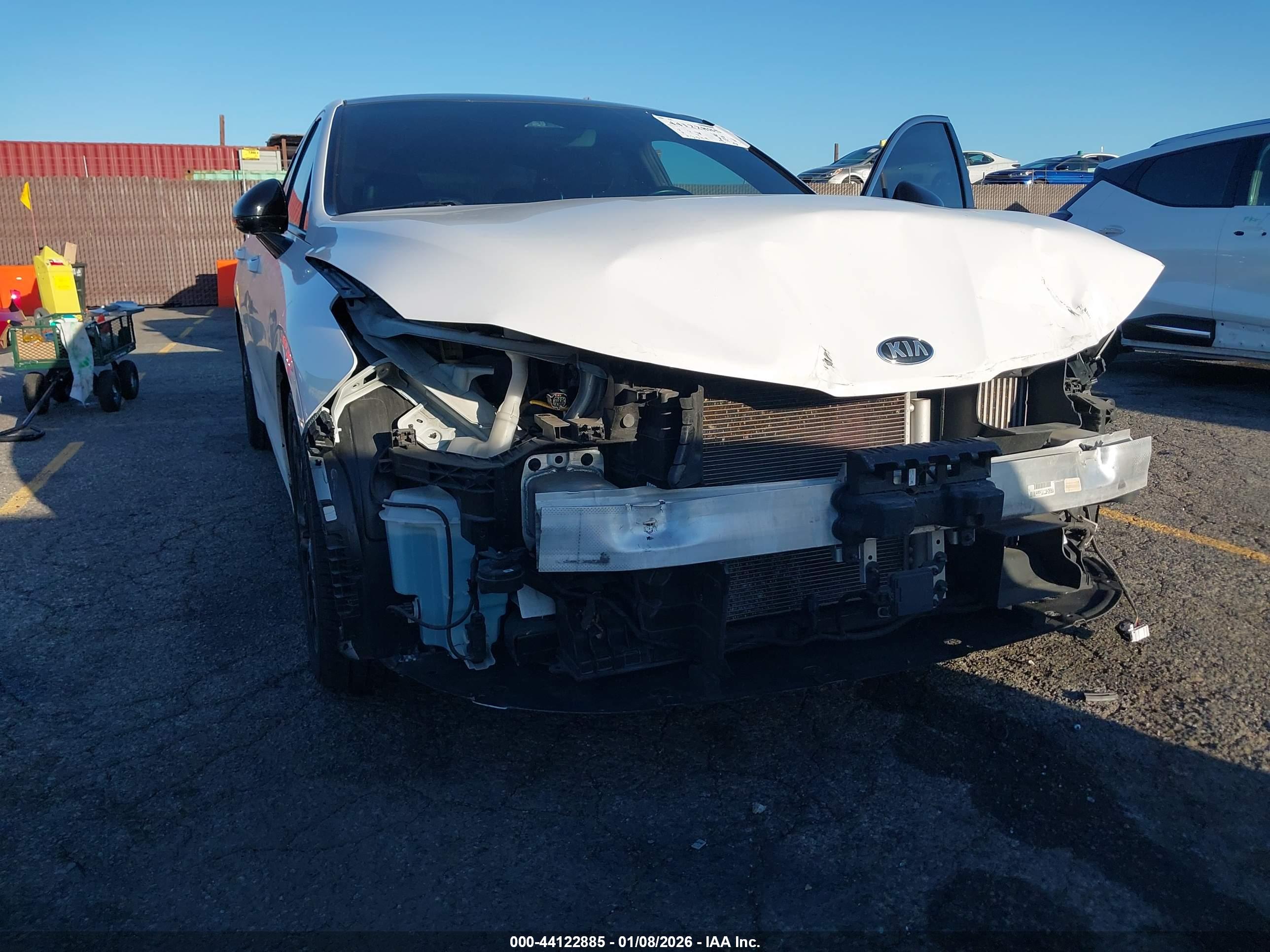 KIA K5 image 6