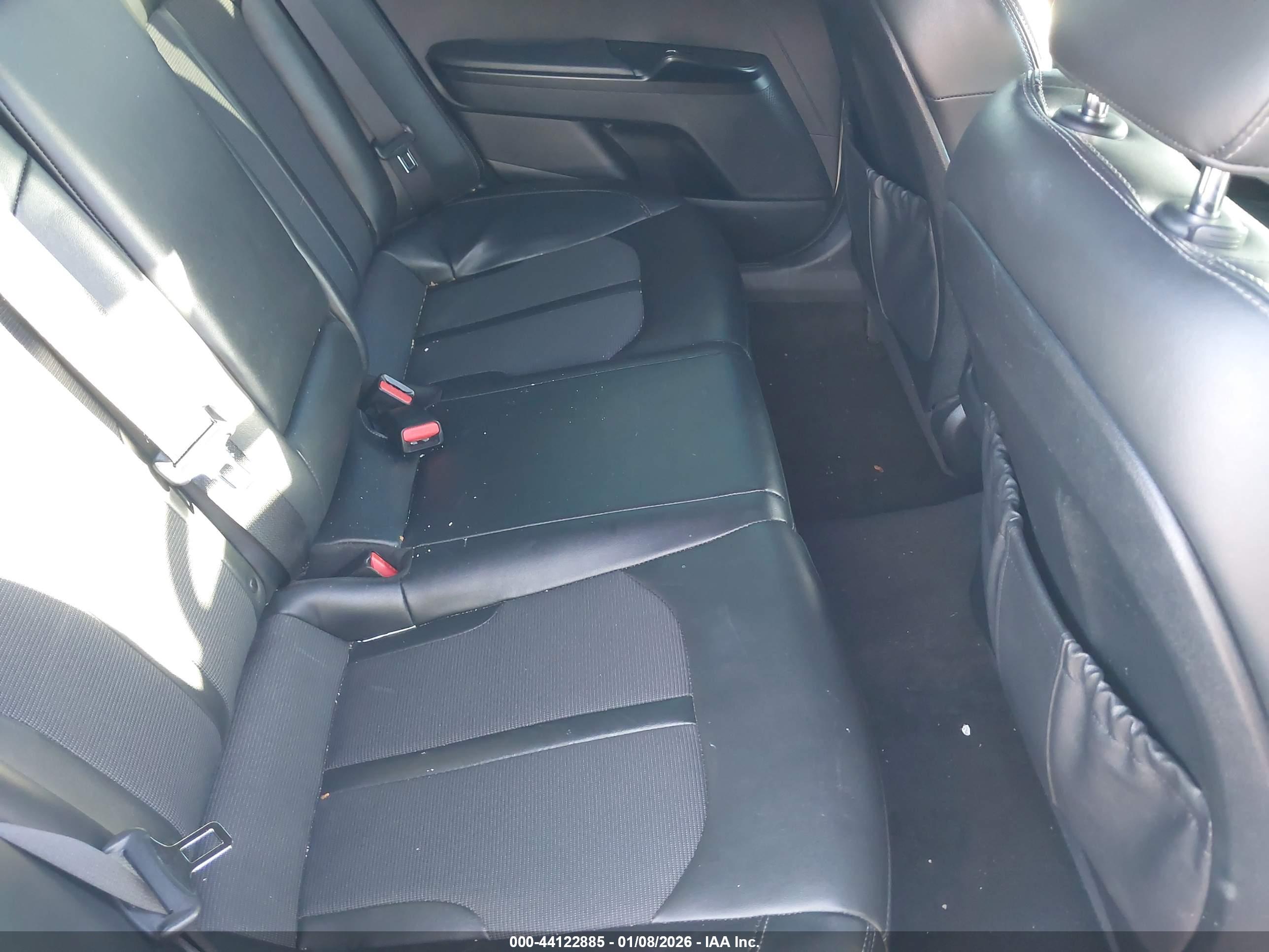 KIA K5 image 8