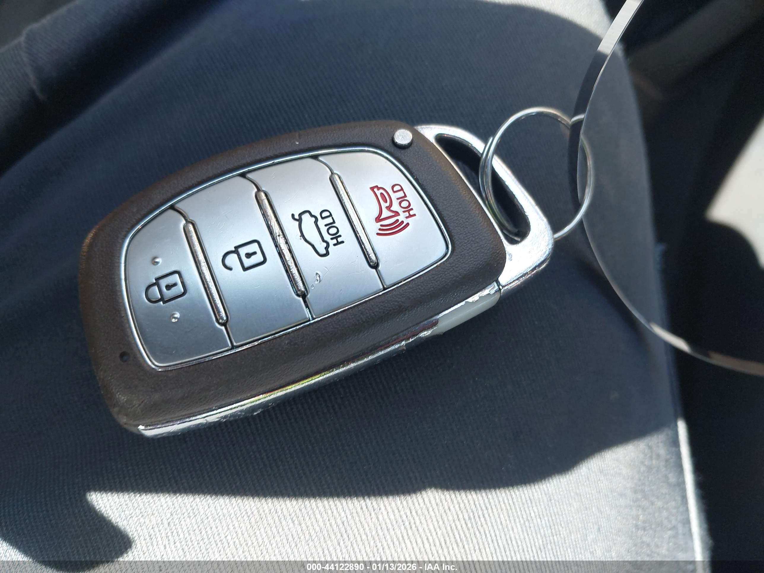 HYUNDAI ELANTRA image 11
