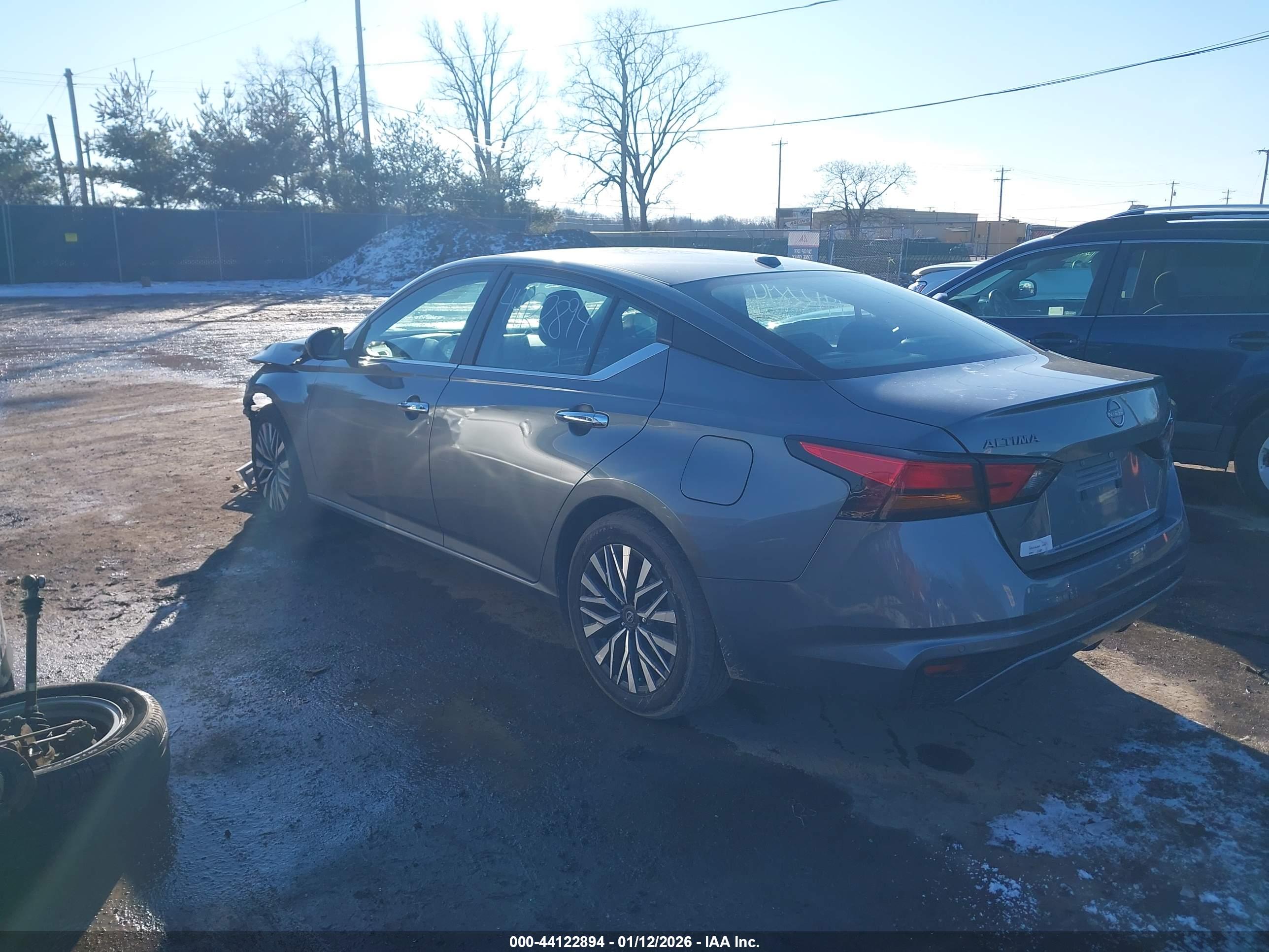 NISSAN ALTIMA image 3