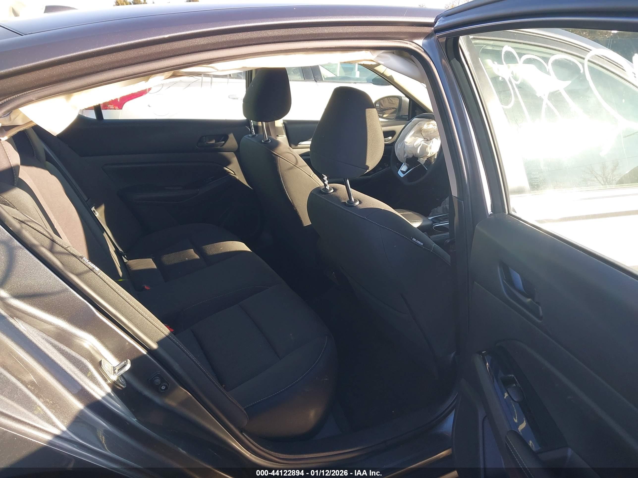 NISSAN ALTIMA image 8
