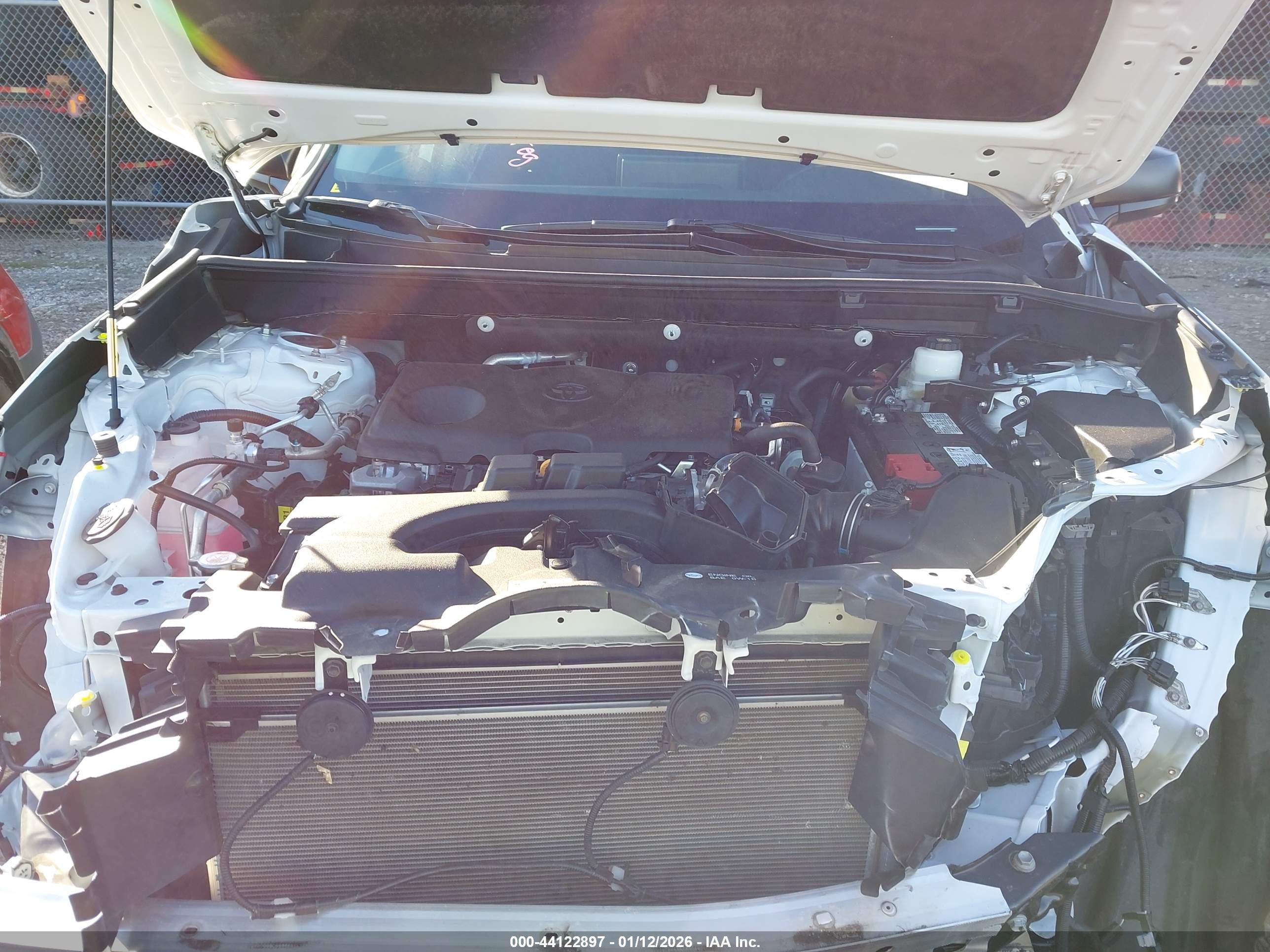 TOYOTA RAV4 image 10