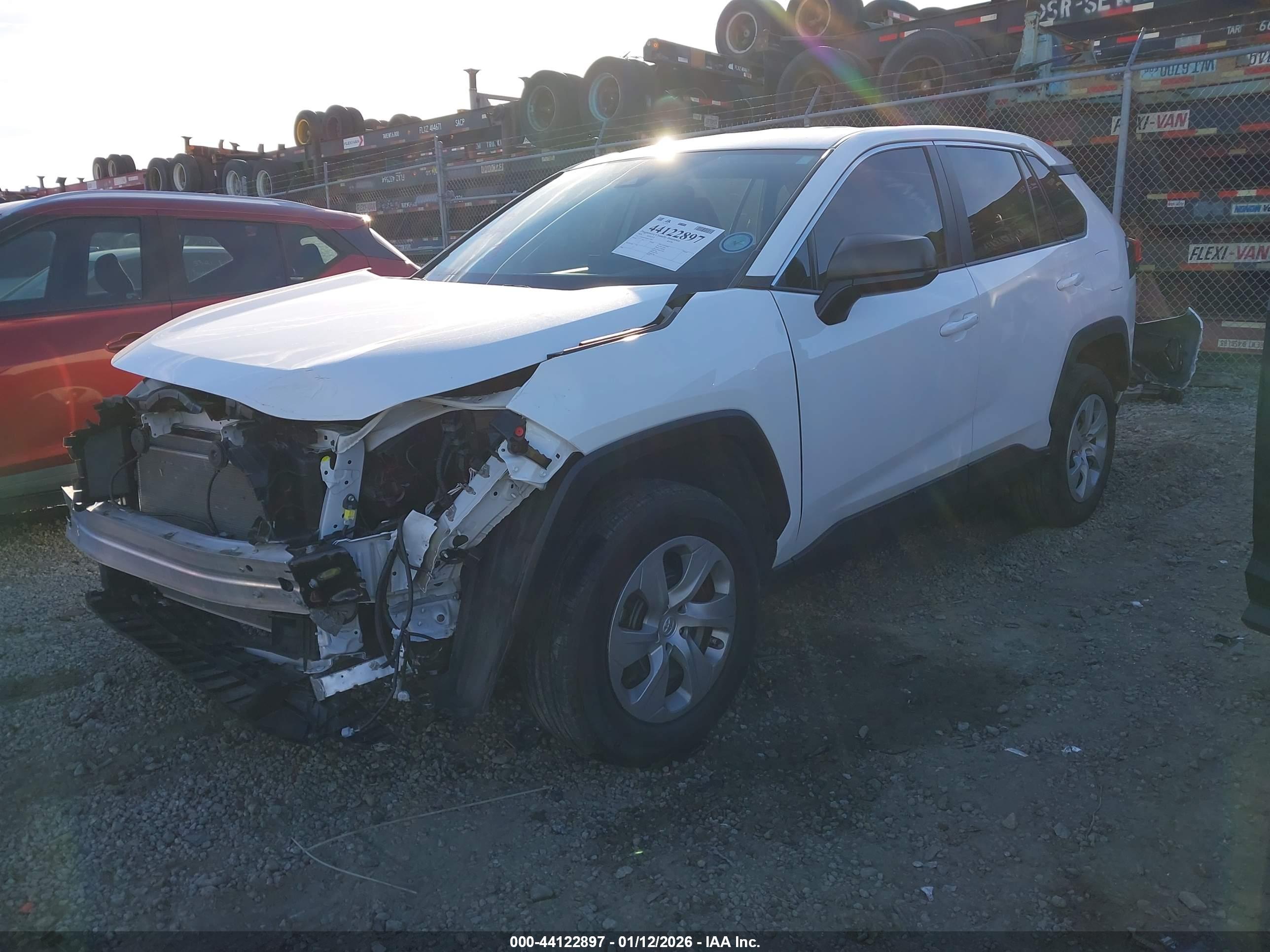 TOYOTA RAV4 image 2