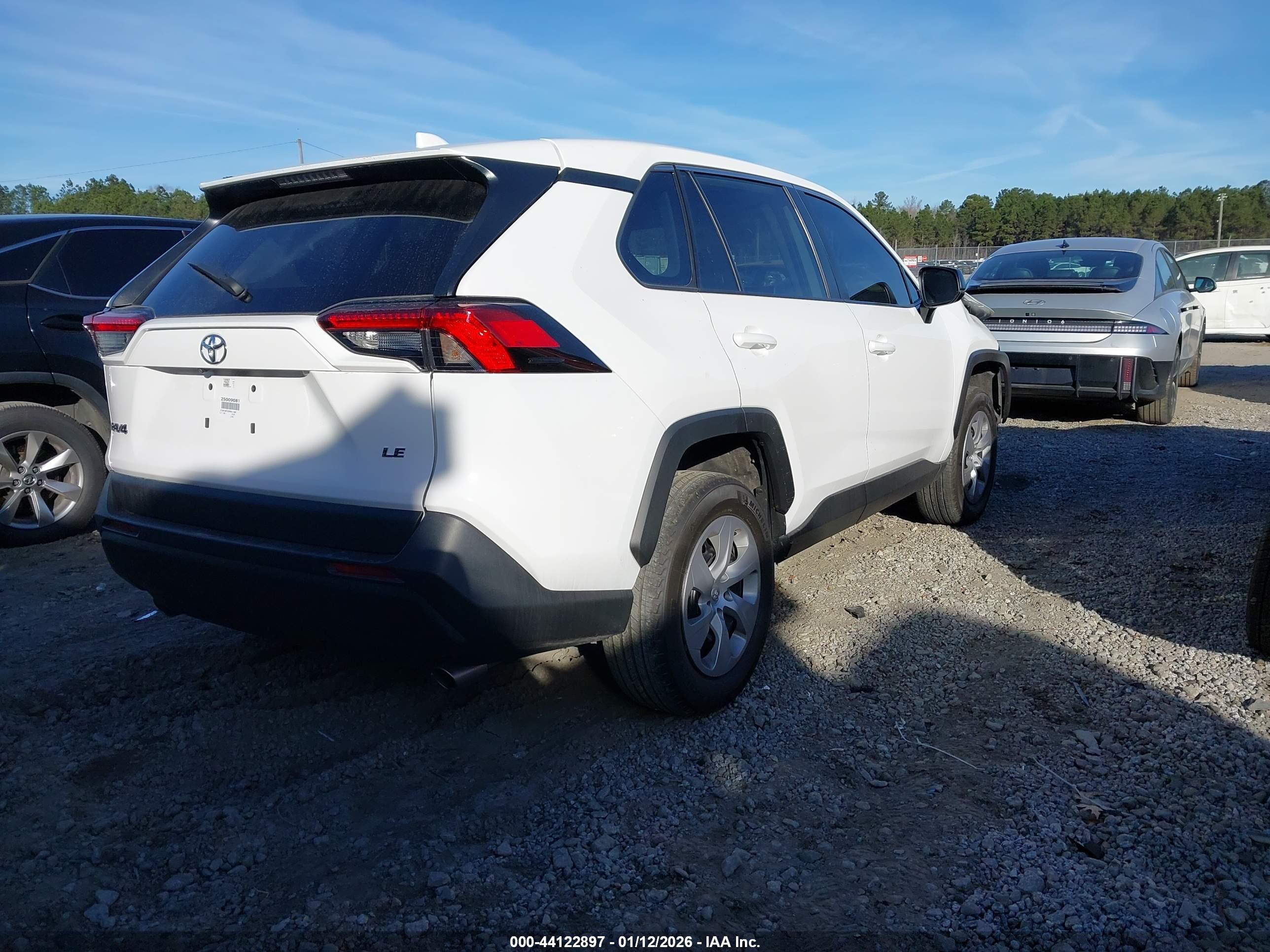 TOYOTA RAV4 image 4