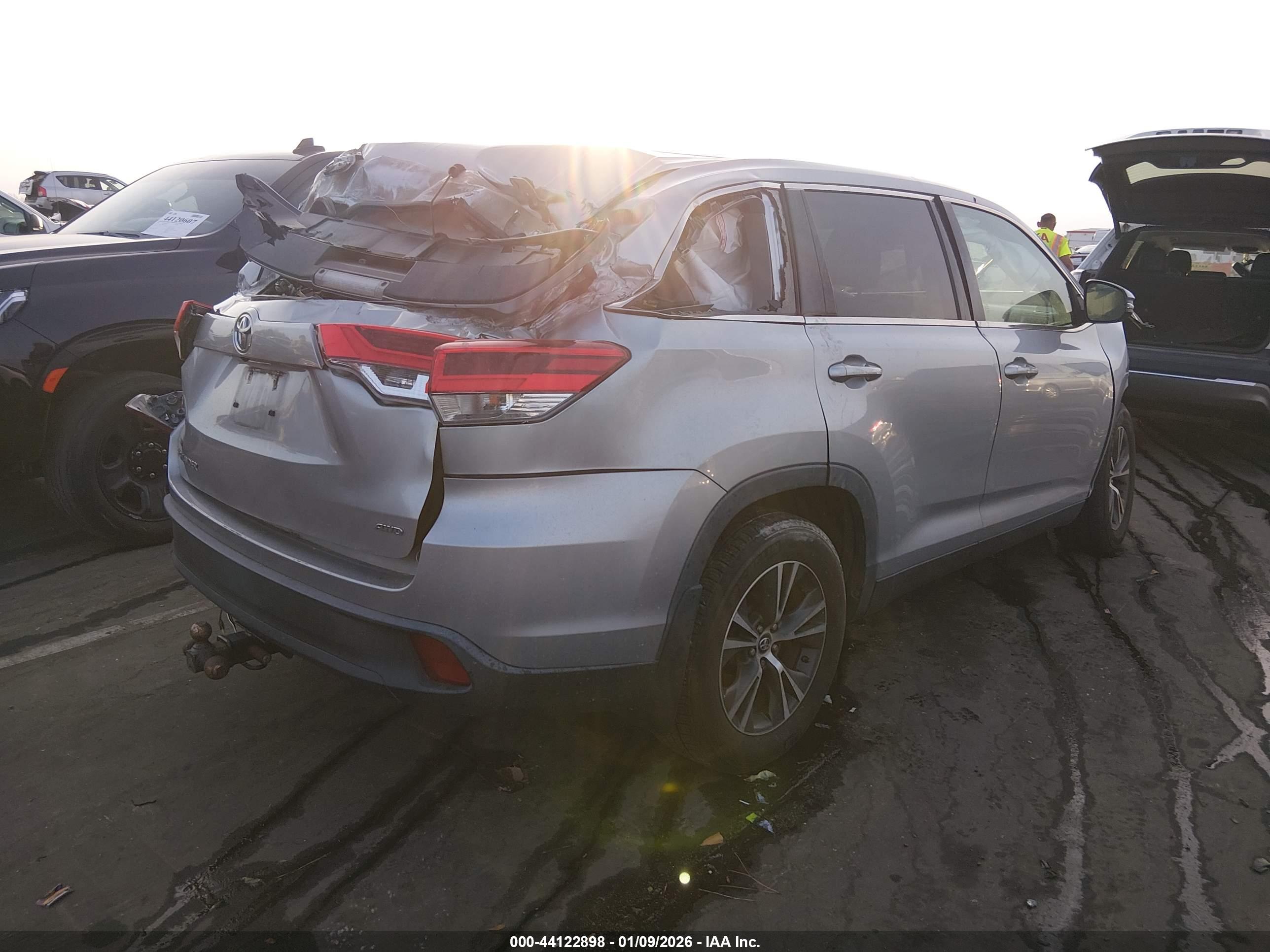 TOYOTA HIGHLANDER image 4