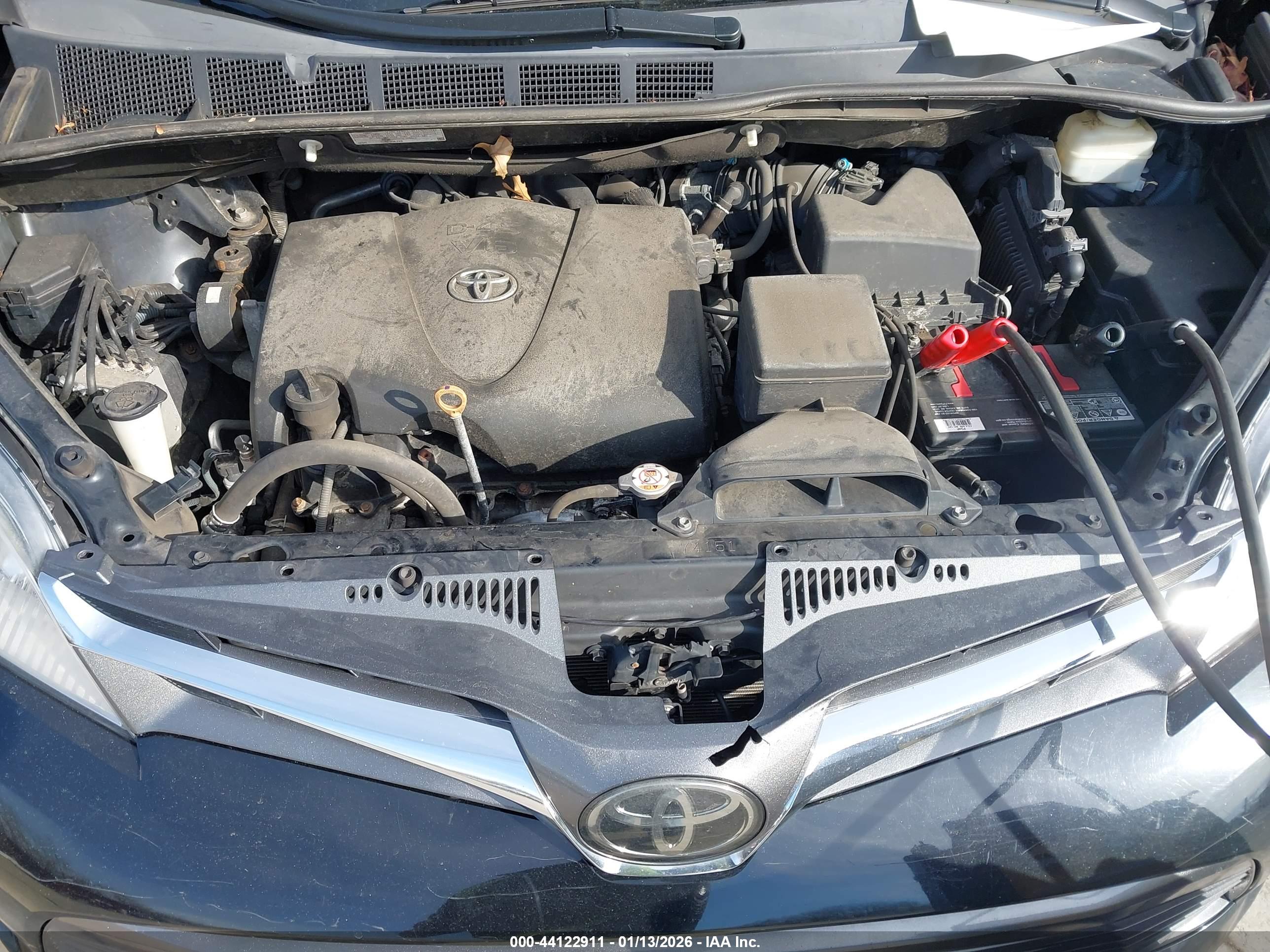 TOYOTA SIENNA image 10