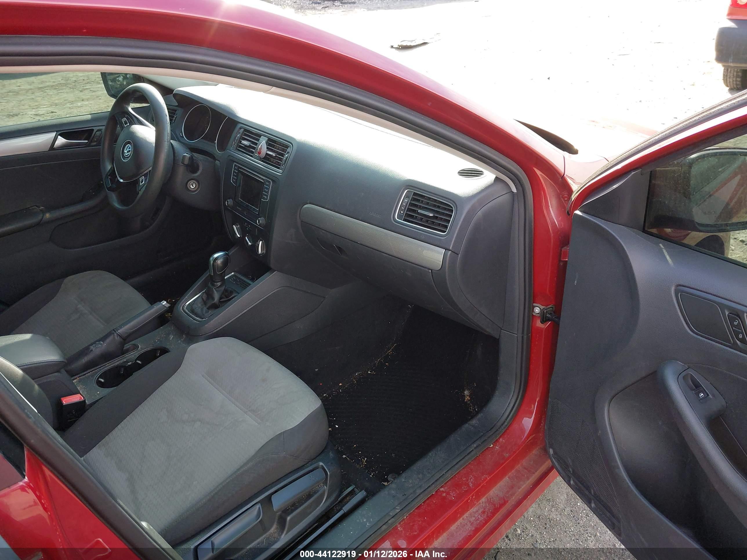 VOLKSWAGEN JETTA image 5
